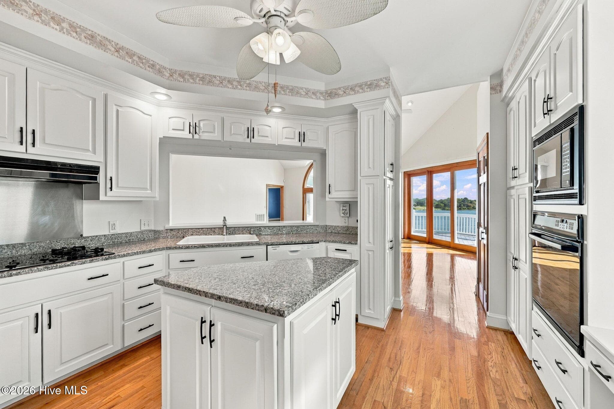 Single Family Residence at 526 Ballast Point Road, Hampstead, NC 28443, photo 14 of 67