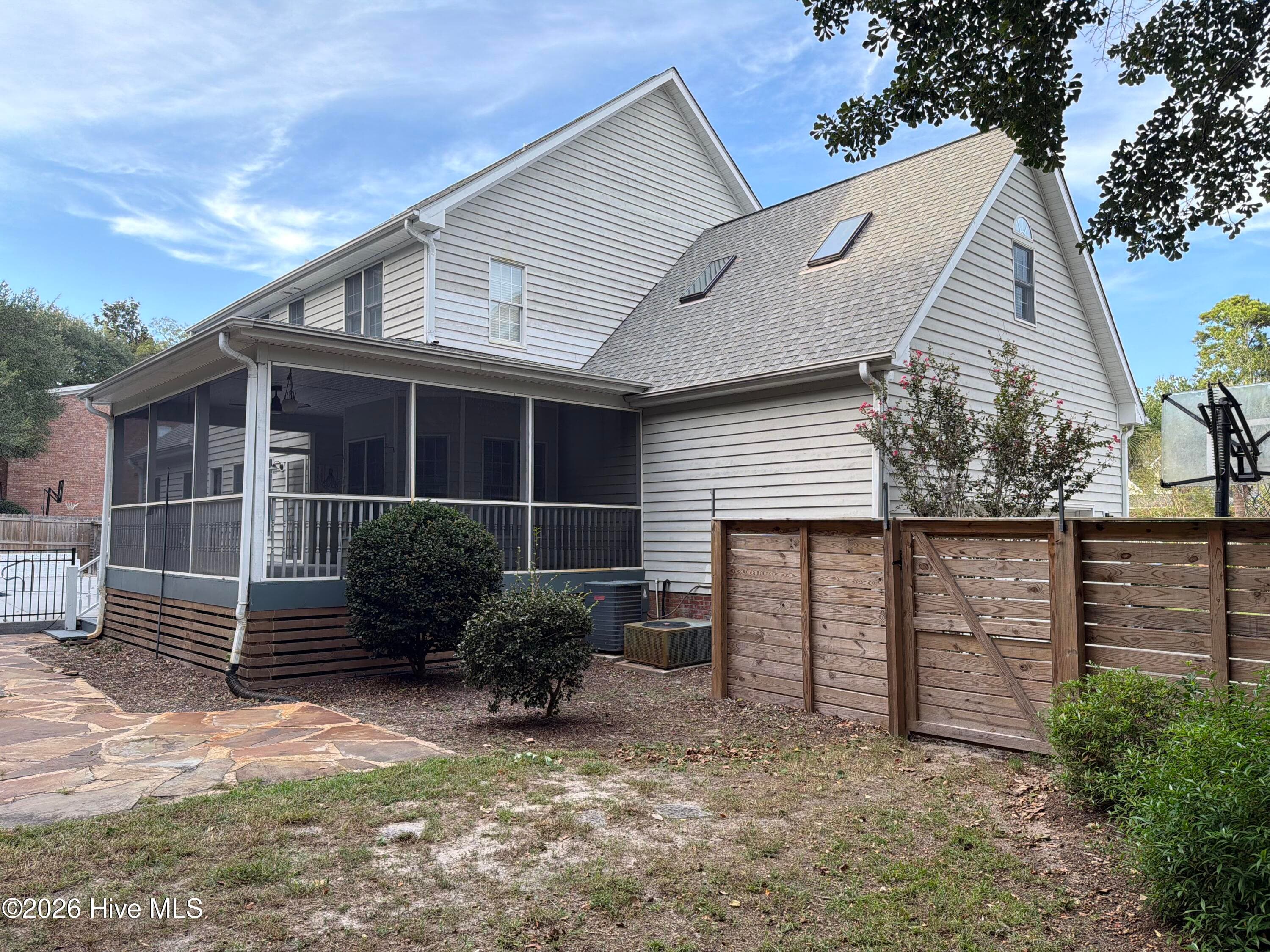 Single Family Residence at 1604 Sound Watch Drive, Wilmington, NC 28409, photo 38 of 39