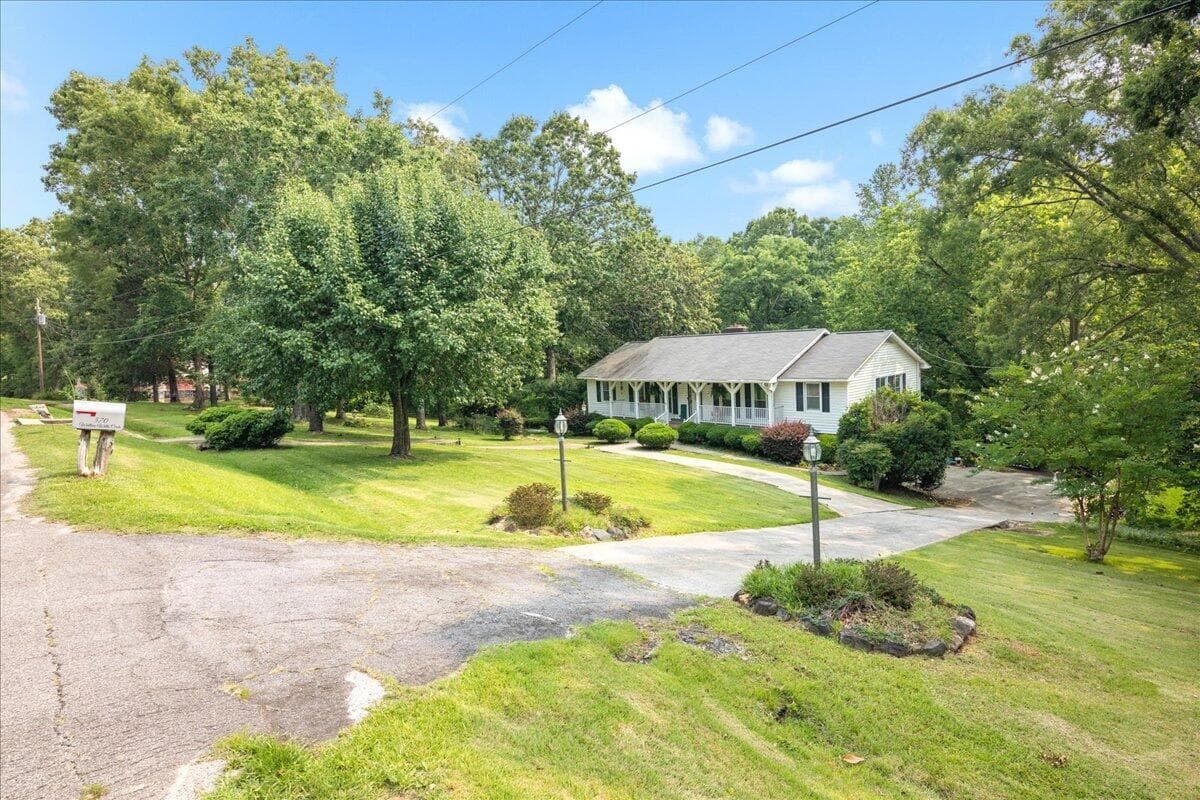 Single Family Residence at 570 Wallace Wells Circle, Lincolnton, GA 30817, photo 8 of 49