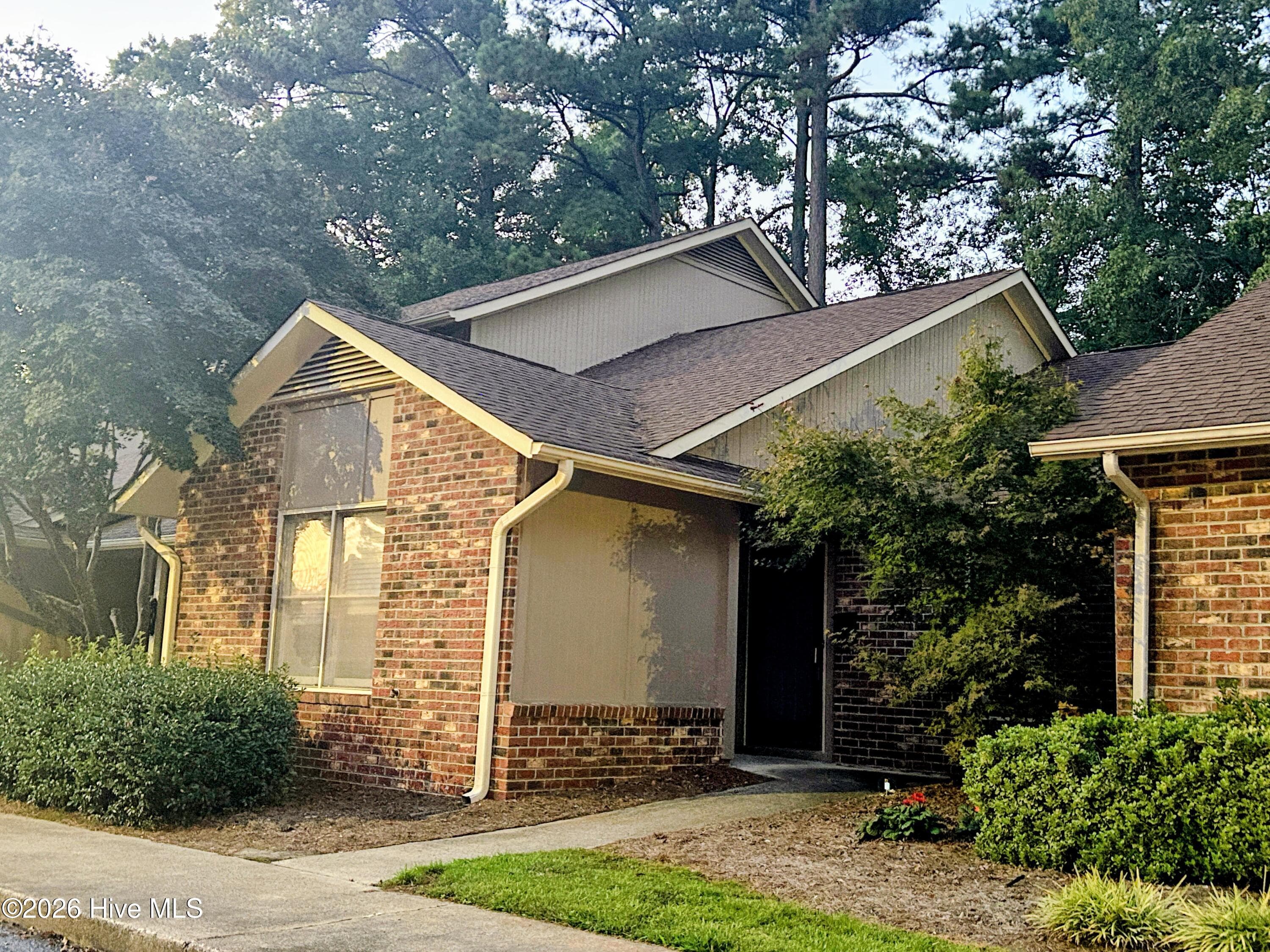 2005 Quail Ridge Road E, Greenville, NC 27858