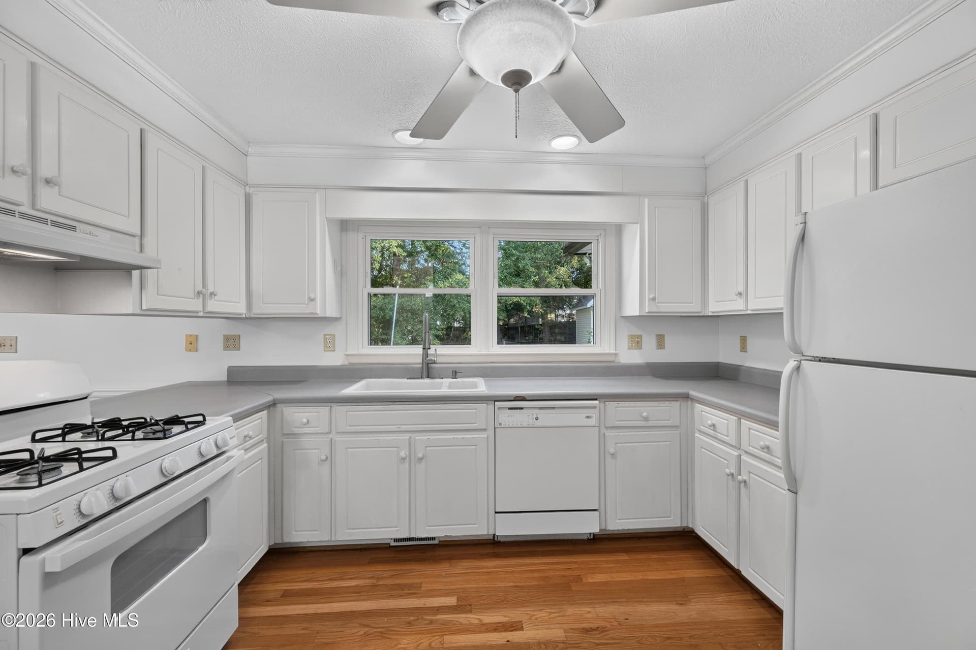 Single Family Residence at 204 Buck Point Court, Aiken, SC 29803, photo 4 of 36