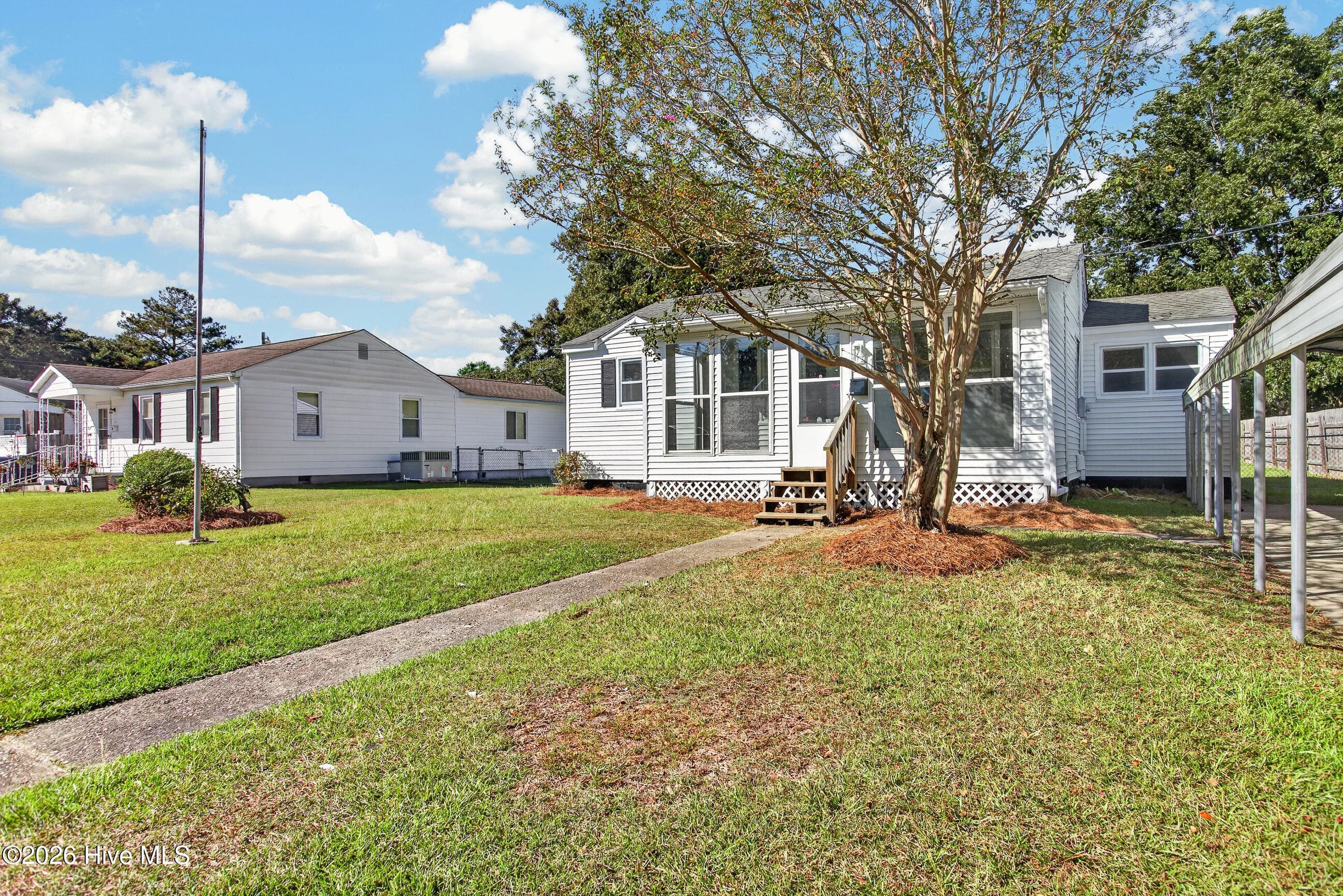 Single Family Residence at 127 Bryan Place, Jacksonville, NC 28540, photo 6 of 36