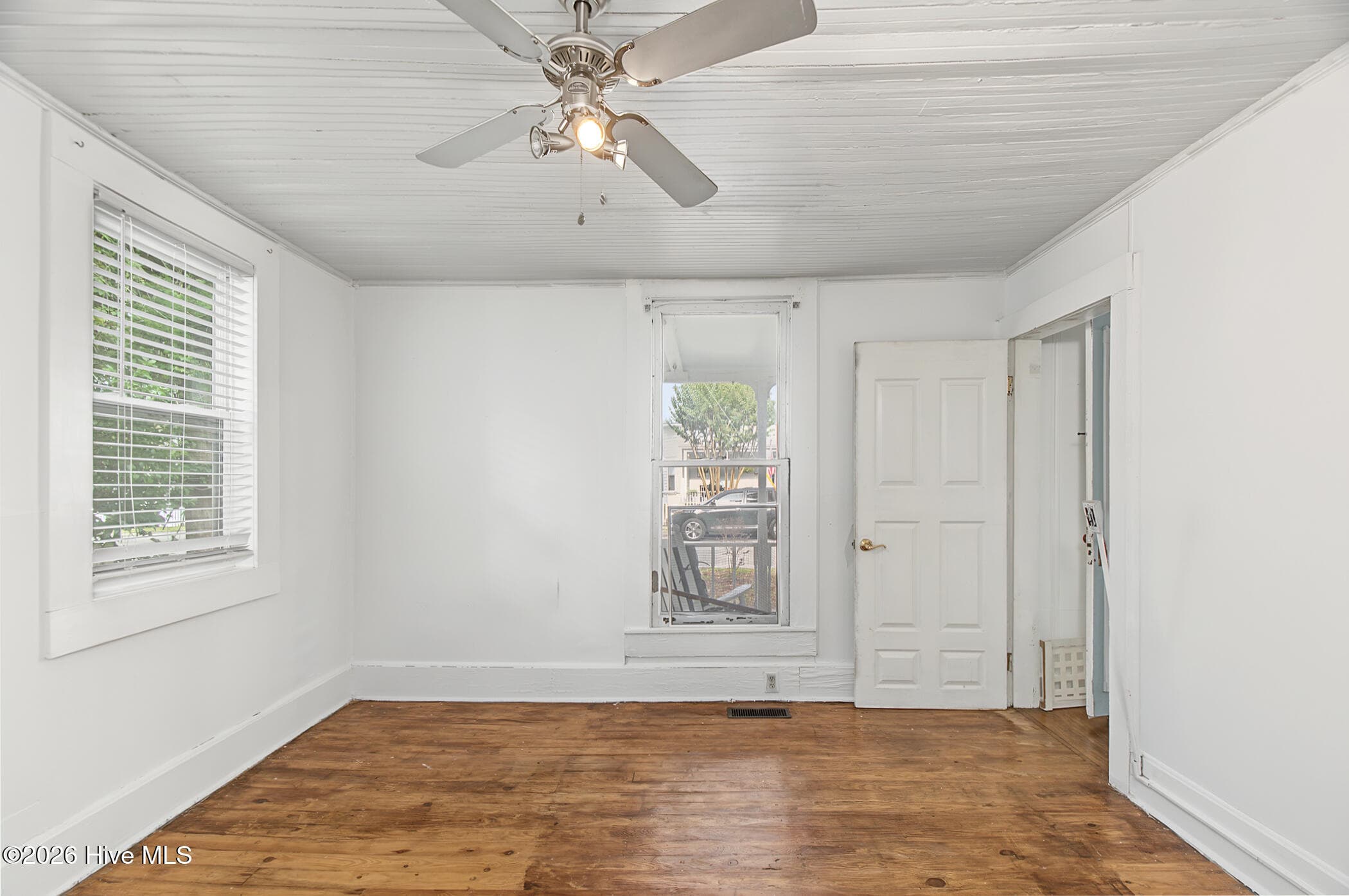Single Family Residence at 212 Orange Street, Beaufort, NC 28516, photo 9 of 37