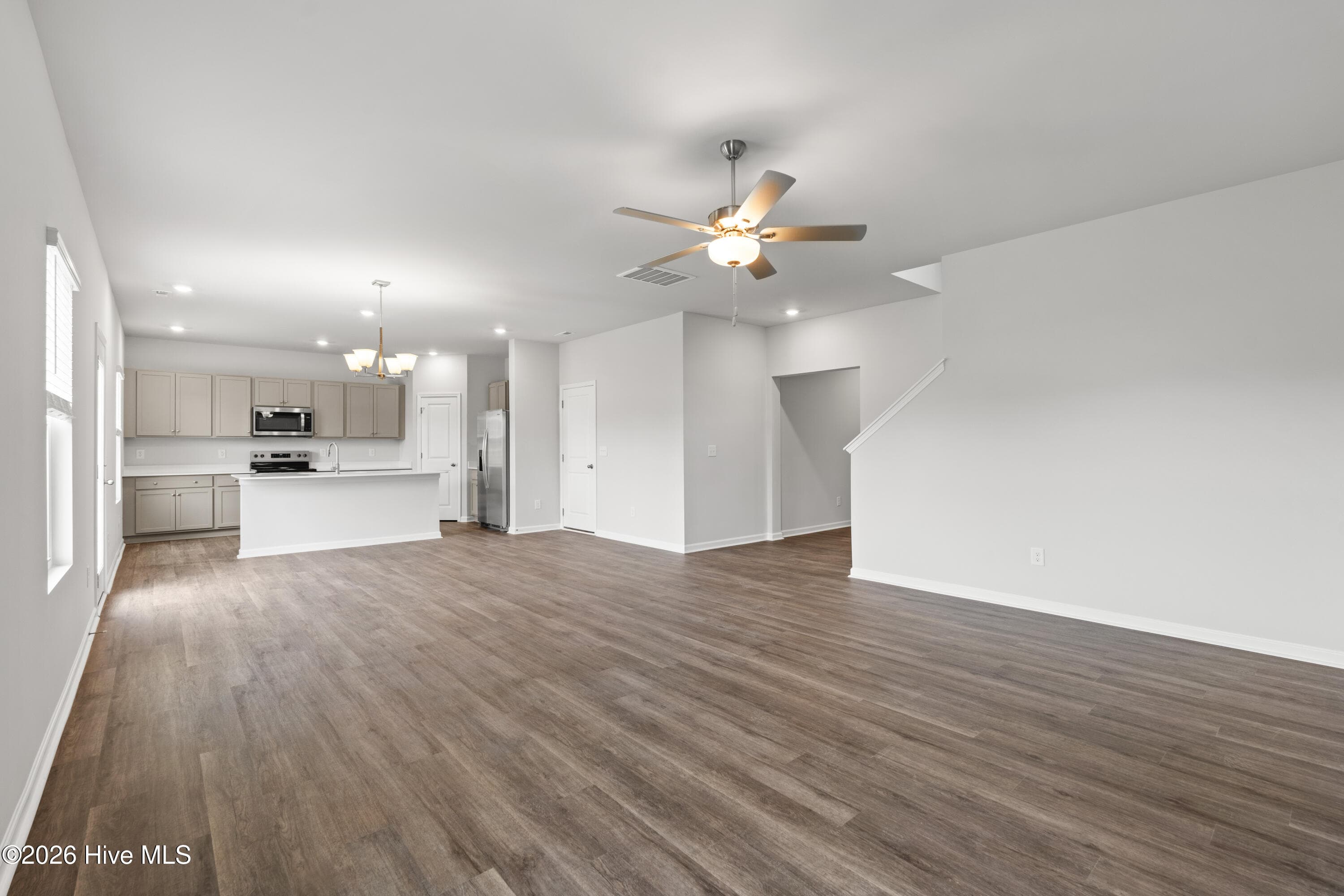 Single Family Residence at 141 N Squires Run Lane, Richlands, NC 28574, photo 17 of 105