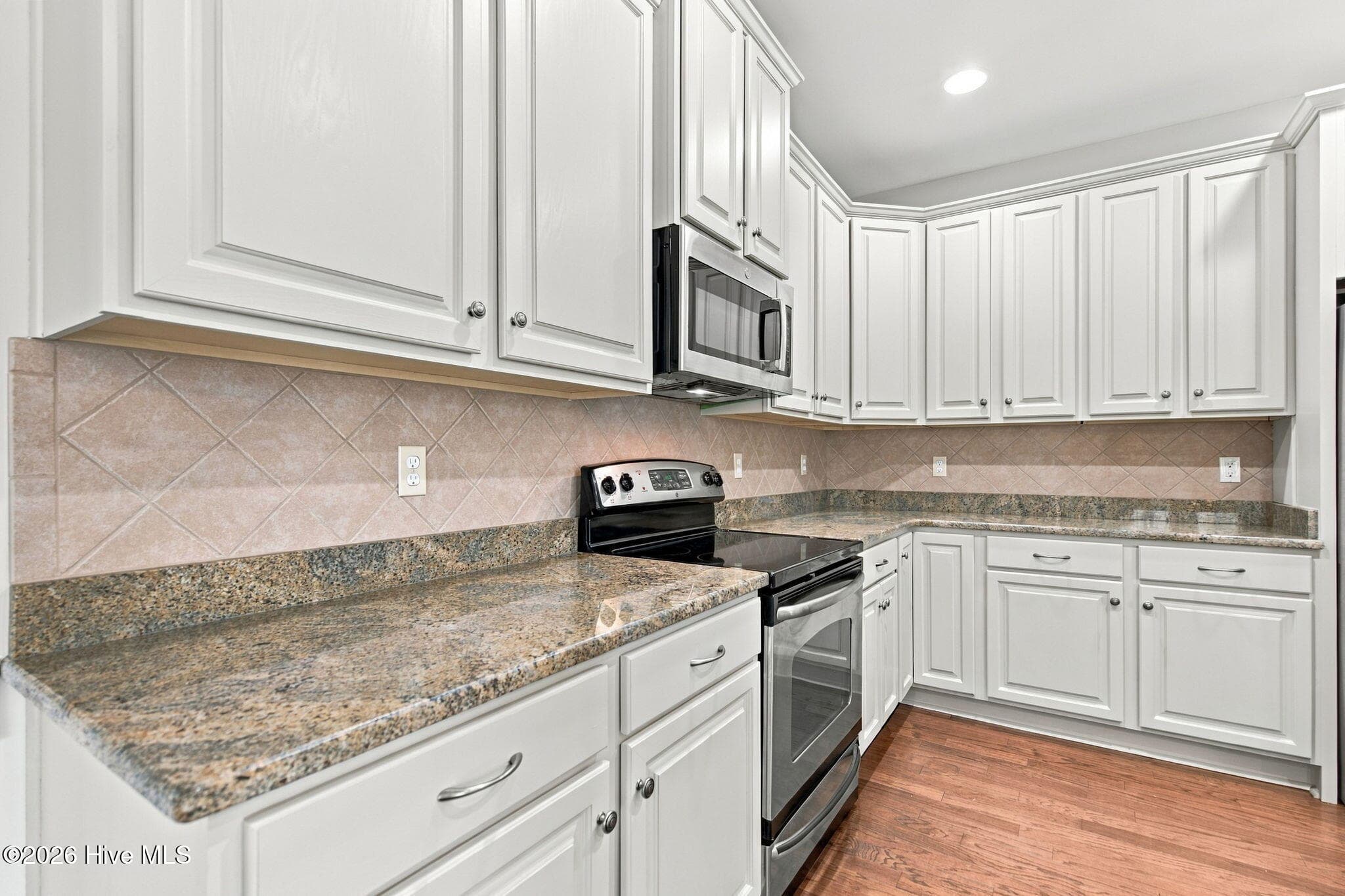 Single Family Residence at 1014 Ginger Lily Way, Leland, NC 28451, photo 17 of 57