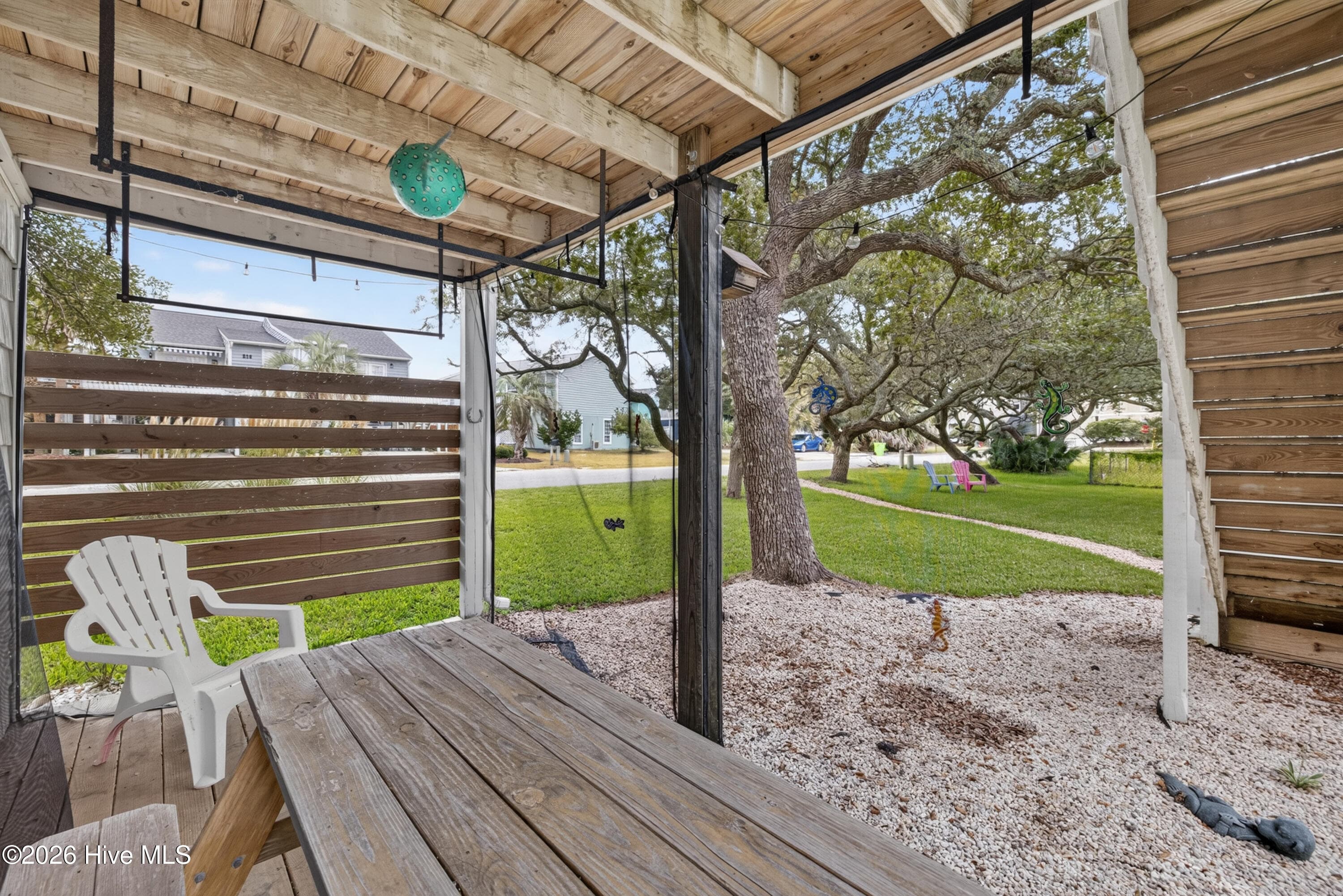 lower level screened in porch - 301 Bay Circle, North Topsail Beach, NC 28460