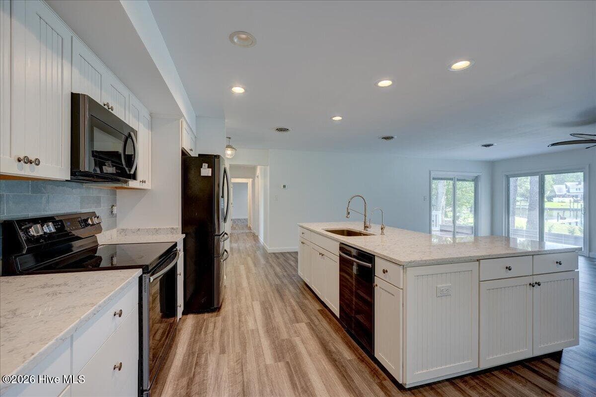 Single Family Residence at 5724 Gondolier Drive, New Bern, NC 28560, New Bern, photo 11 of 59