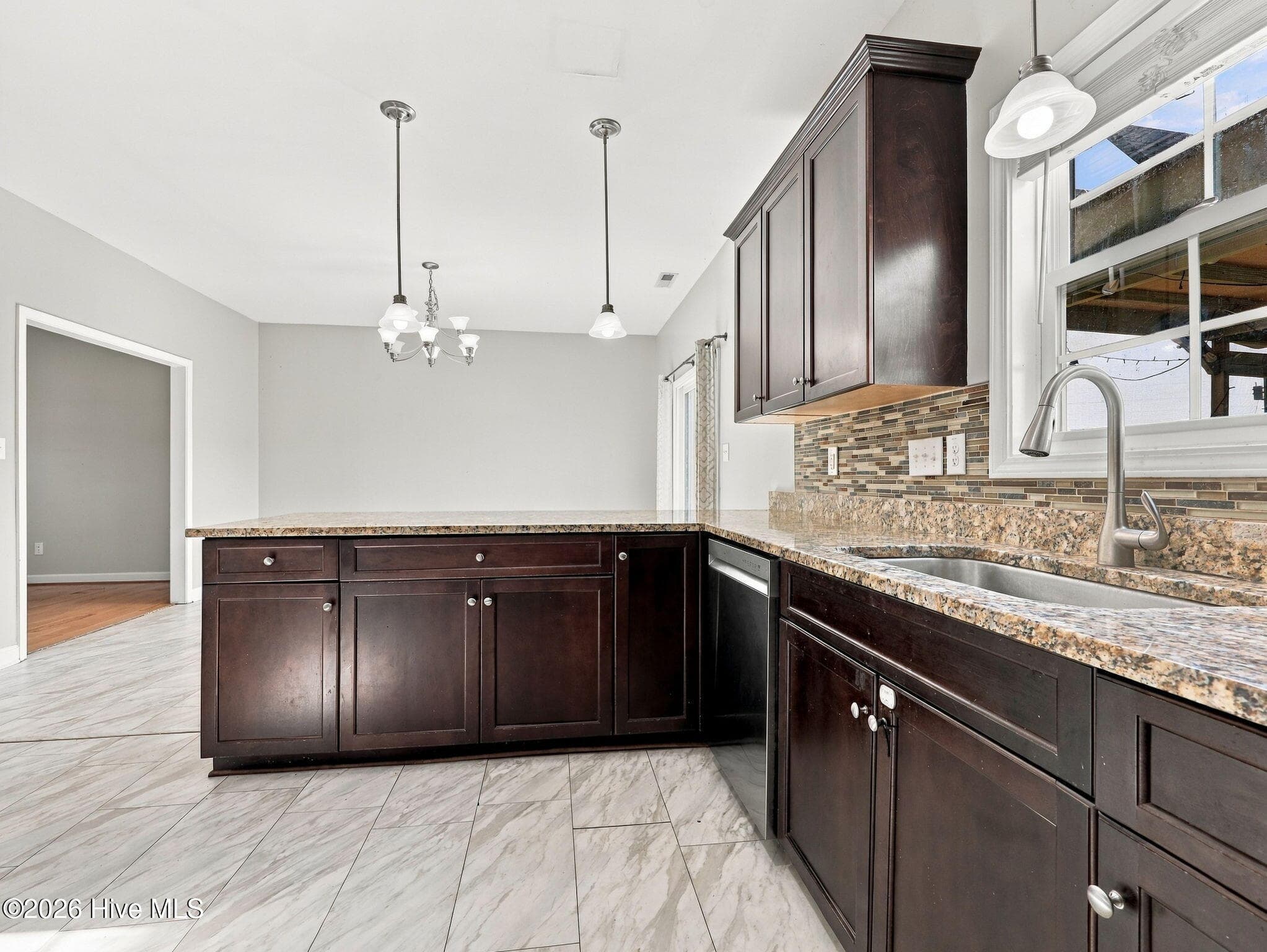 Single Family Residence at 203 Chestwood Drive, Hubert, NC 28539, photo 16 of 48