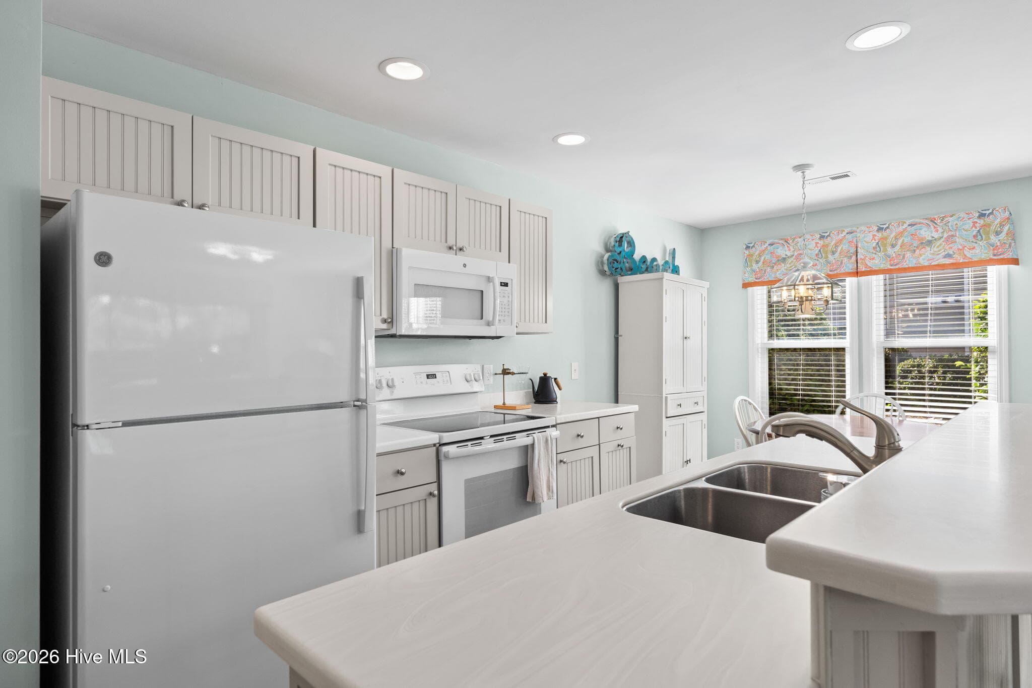 Updated cabinets and countertops - 3350 Club Villas Drive # 801, Southport, NC 28461, Southport