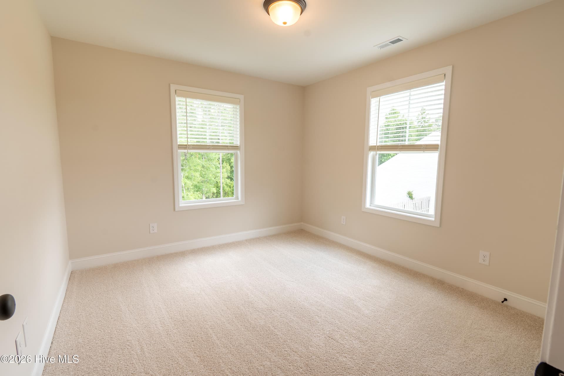 Single Family Residence at 574 Poppleton Drive, Hampstead, NC 28443, photo 2 of 3