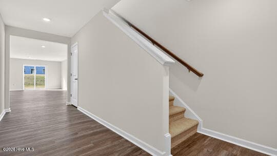 Single Family Residence at 508 Chestnut Oak Drive, Sanford, NC 27332, photo 2 of 38