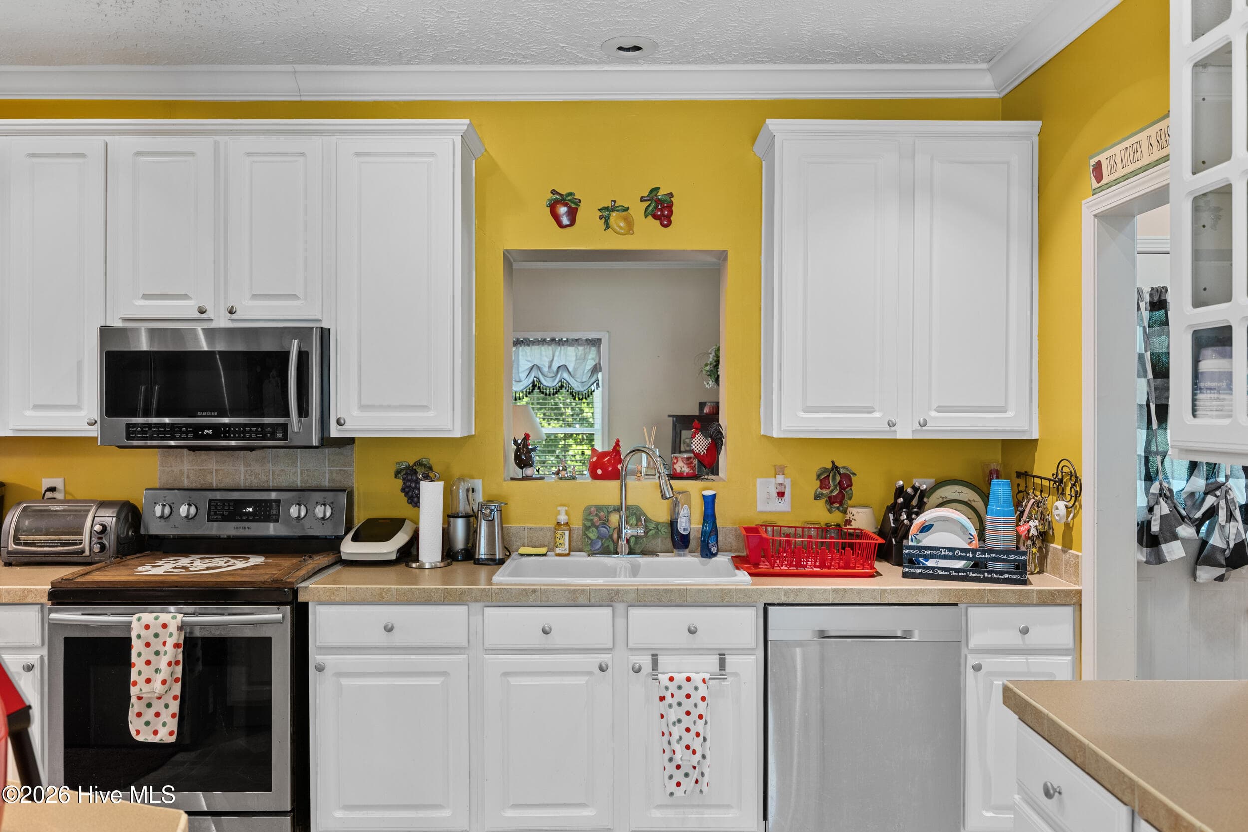 Single Family Residence at 3332 Belt Road, Castle Hayne, NC 28429, photo 2 of 8
