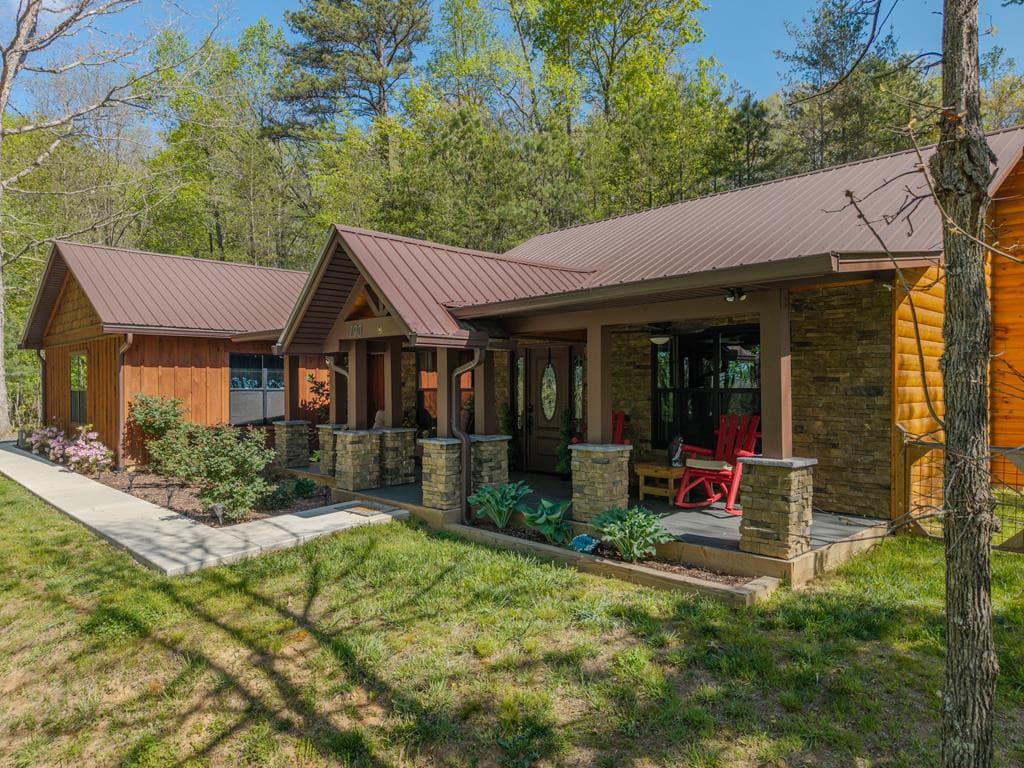Residential at 190 Galloway Drive, Hayesville, NC 28904, photo 37 of 37