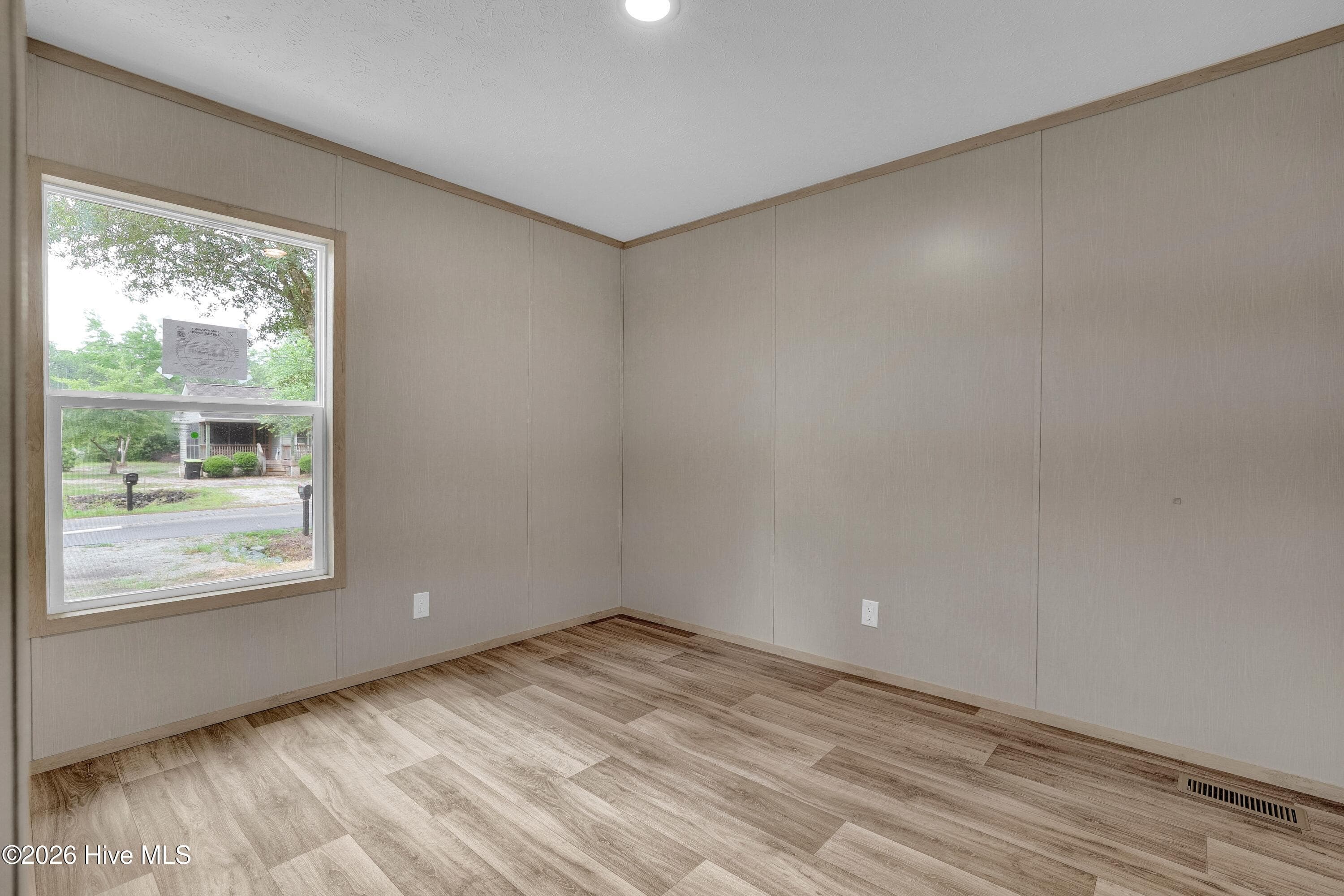 Manufactured Home at 9180 Central Boulevard SE, Winnabow, NC 28479, photo 25 of 32
