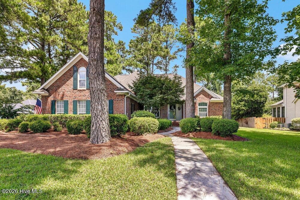 Single Family Residence at 7101 Crabwalk Court, Wilmington, NC 28405, photo 2 of 54