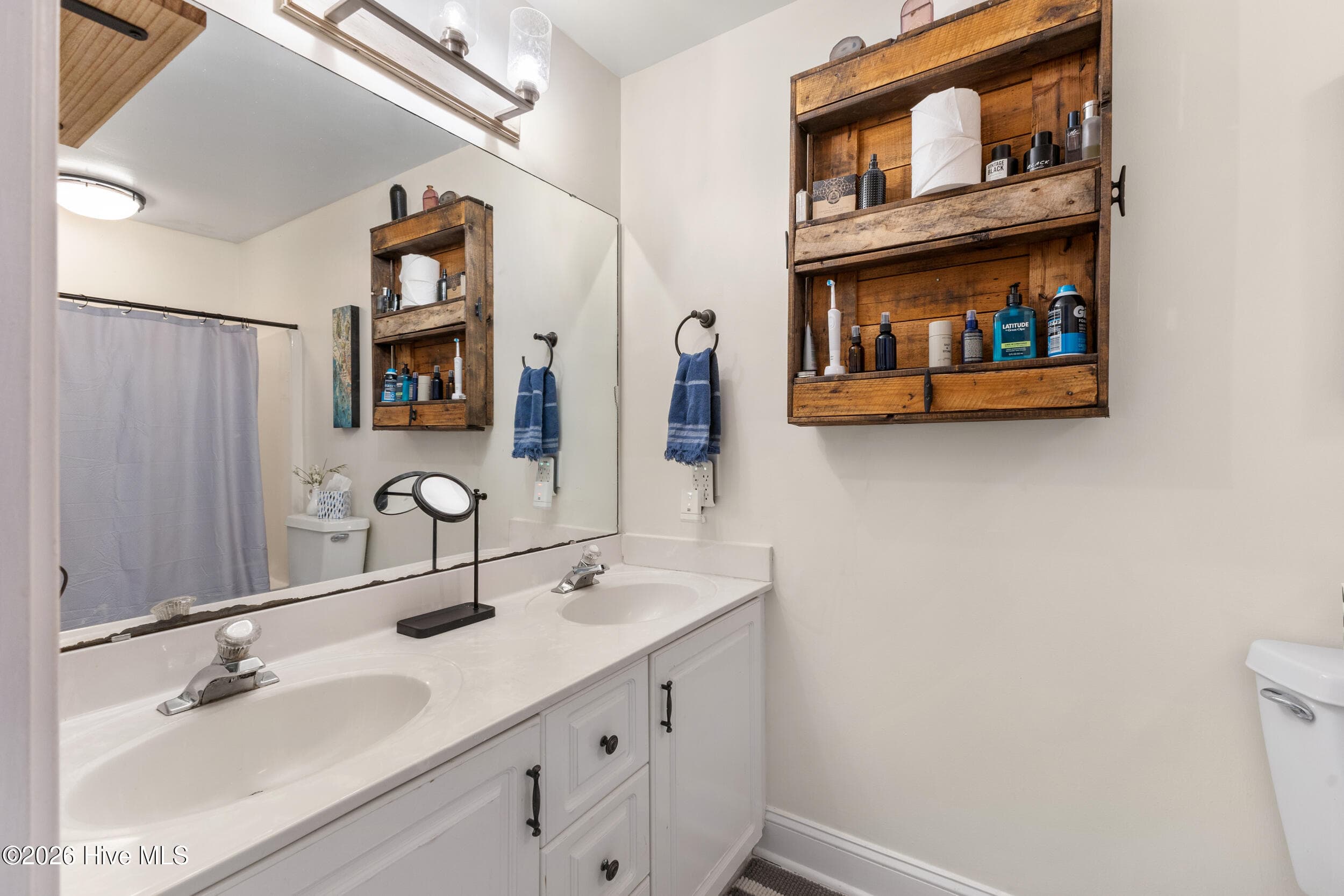 Townhouse at 5813 Wrightsville Avenue Apt 138, Wilmington, NC 28403, photo 19 of 38