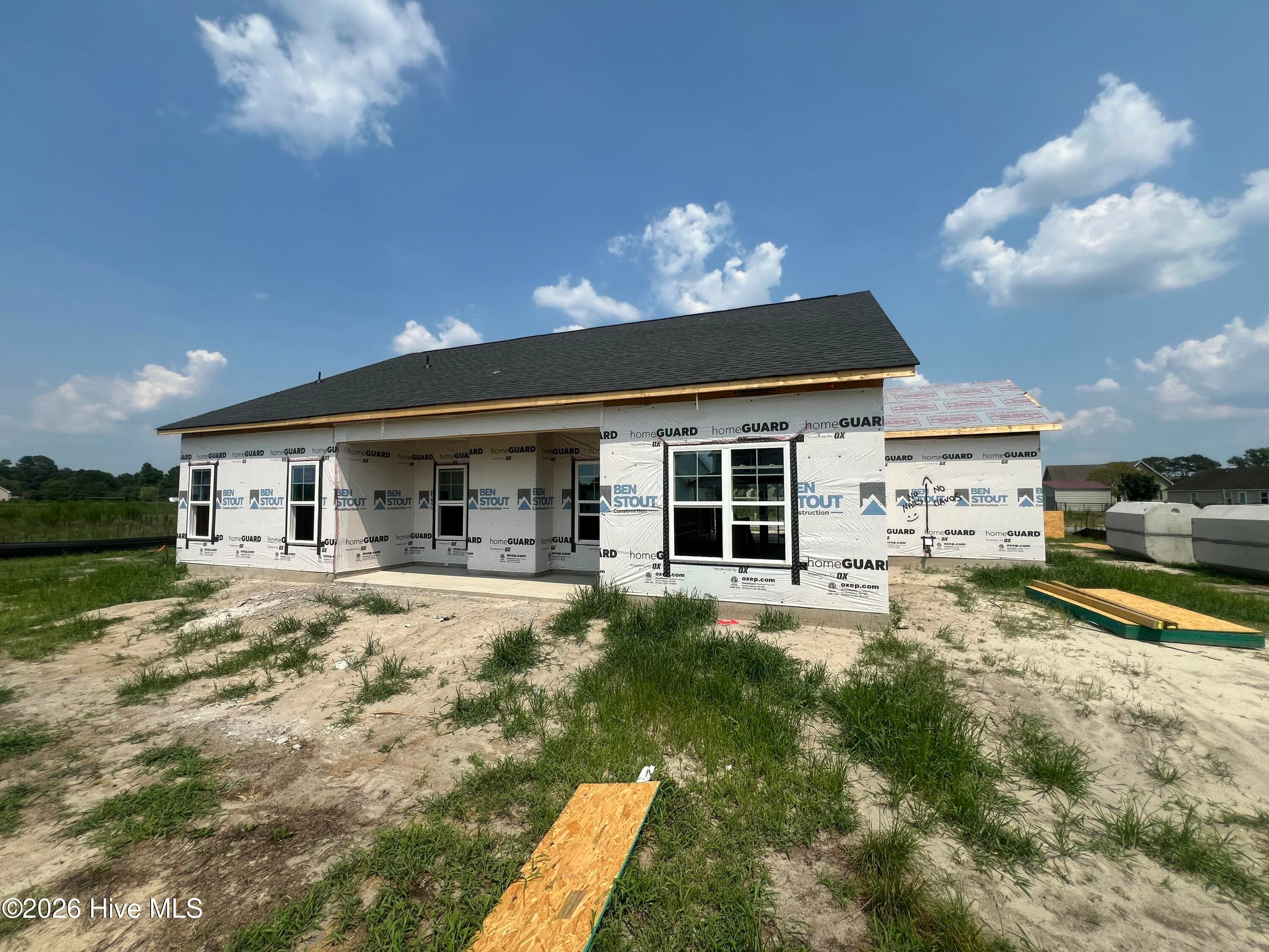 Single Family Residence at 105 Ed Barrow Lane, La Grange, NC 28551, photo 2 of 9