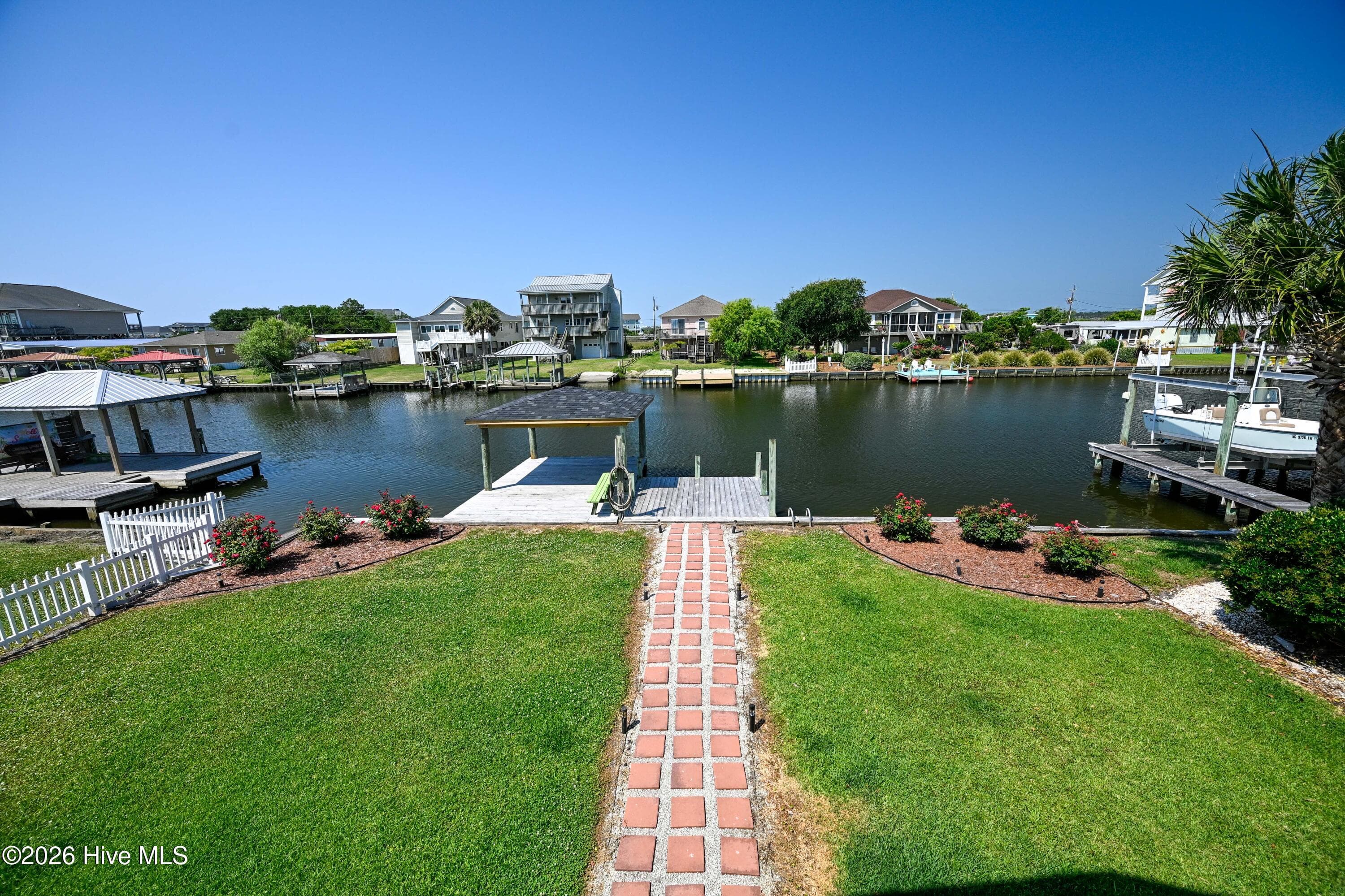 1041 1st Street, Surf City, NC 28445