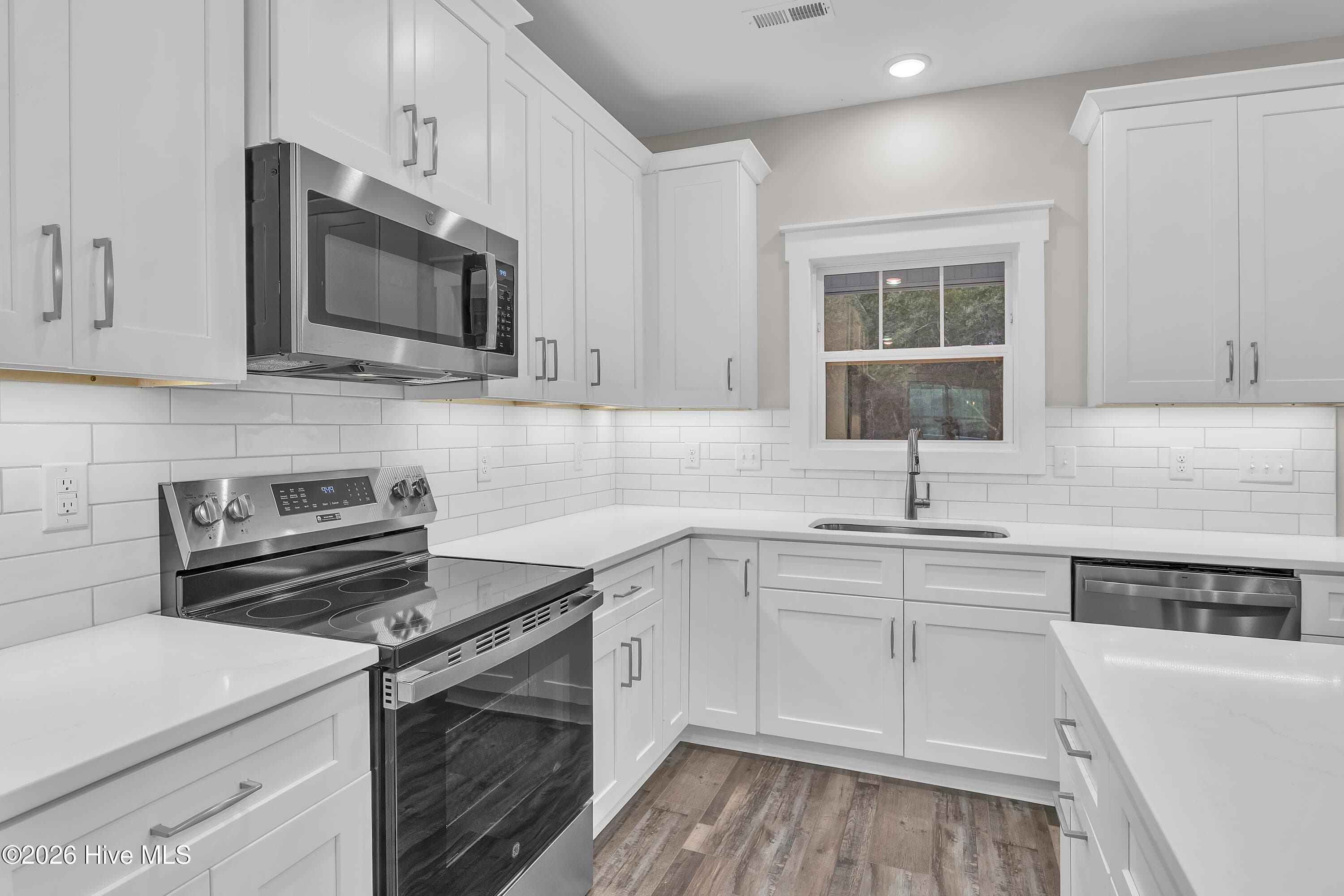 Single Family Residence at 3047 Old Ferry Road SW, Supply, NC 28462, photo 19 of 75