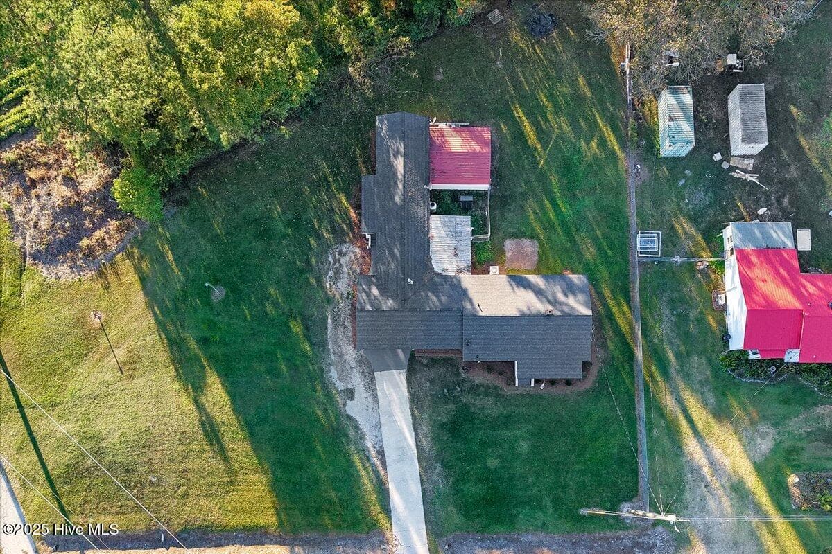 Single Family Residence at 270 Orange Street, Kinston, NC 28504, photo 9 of 32