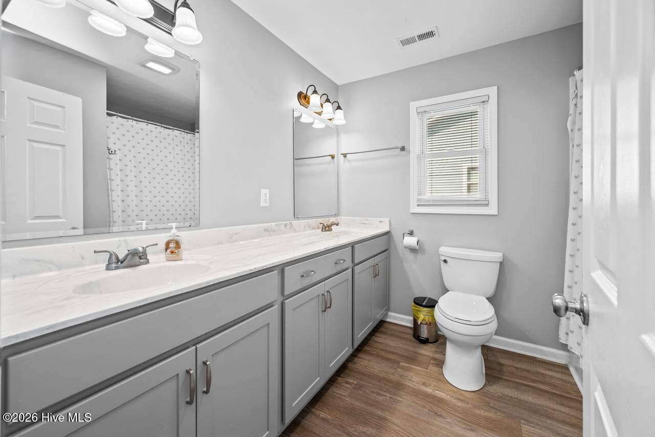 Single Family Residence at 2005 Ocean Drive, Emerald Isle, NC 28594, photo 17 of 31