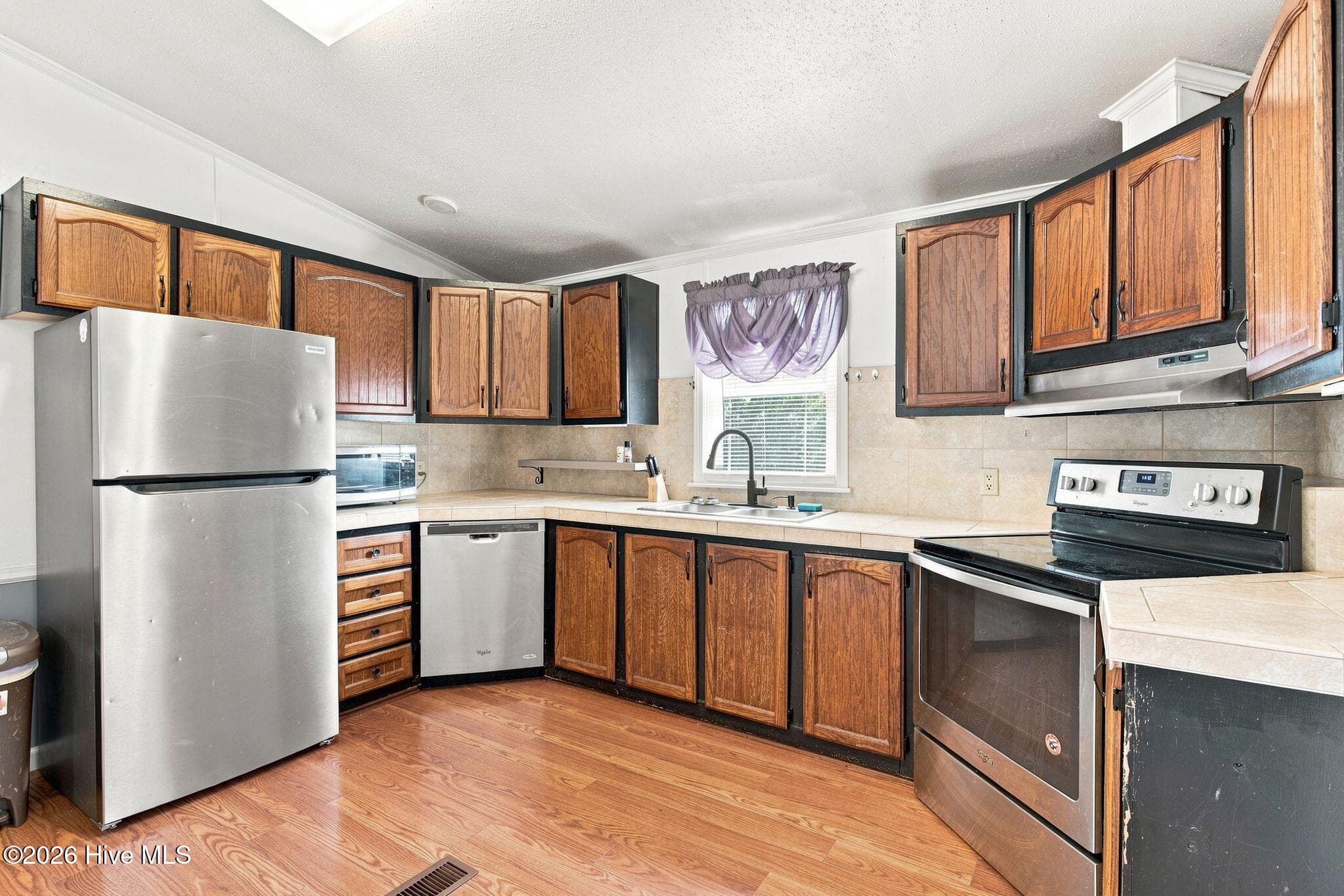 Manufactured Home at 900 Lighthouse Court, Hampstead, NC 28443, photo 13 of 44
