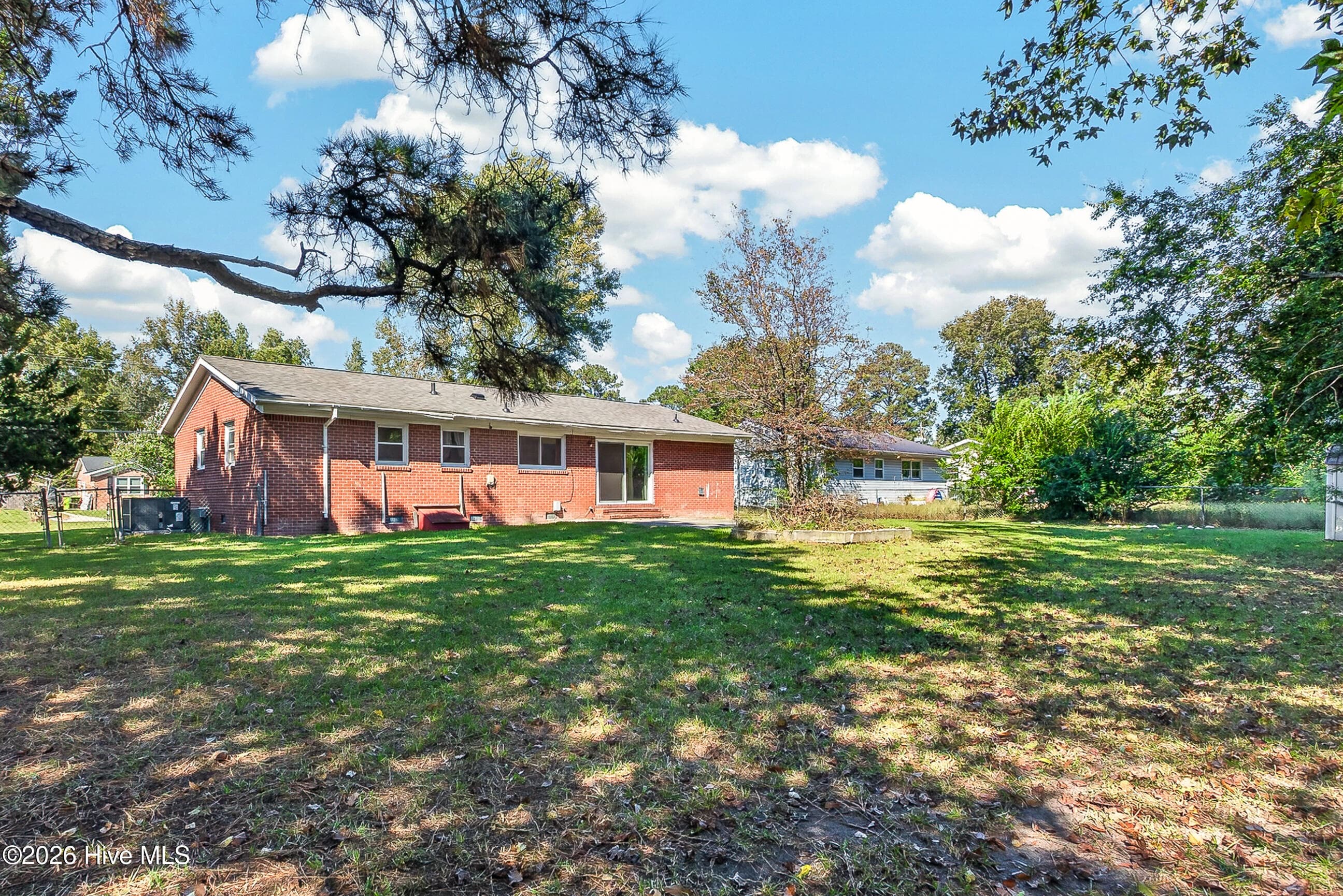 Single Family Residence at 115 Shamrock Drive, Jacksonville, NC 28540, photo 31 of 38