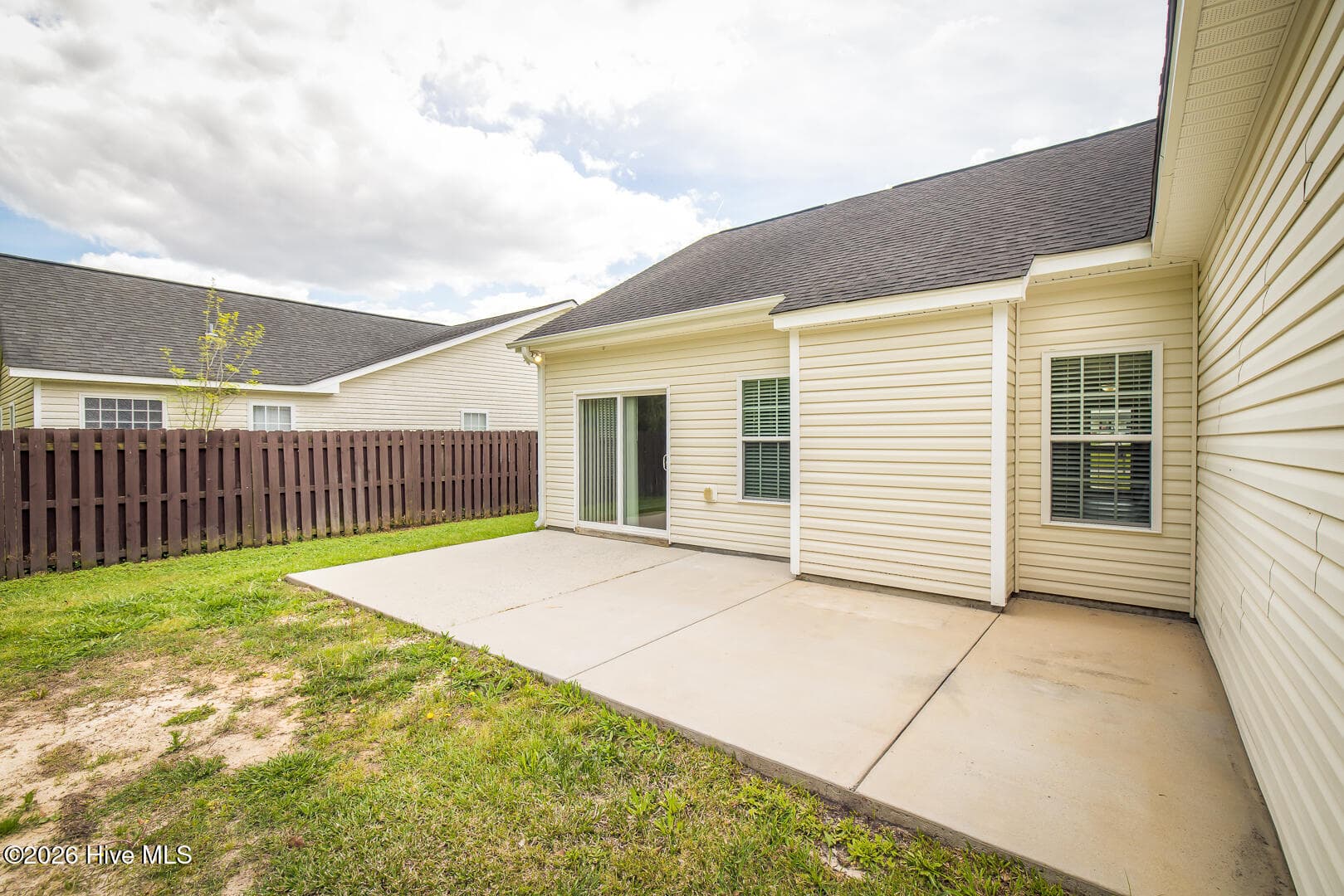 Single Family Residence at 1017 Bally Bunion Lane, Burgaw, NC 28425, photo 35 of 39