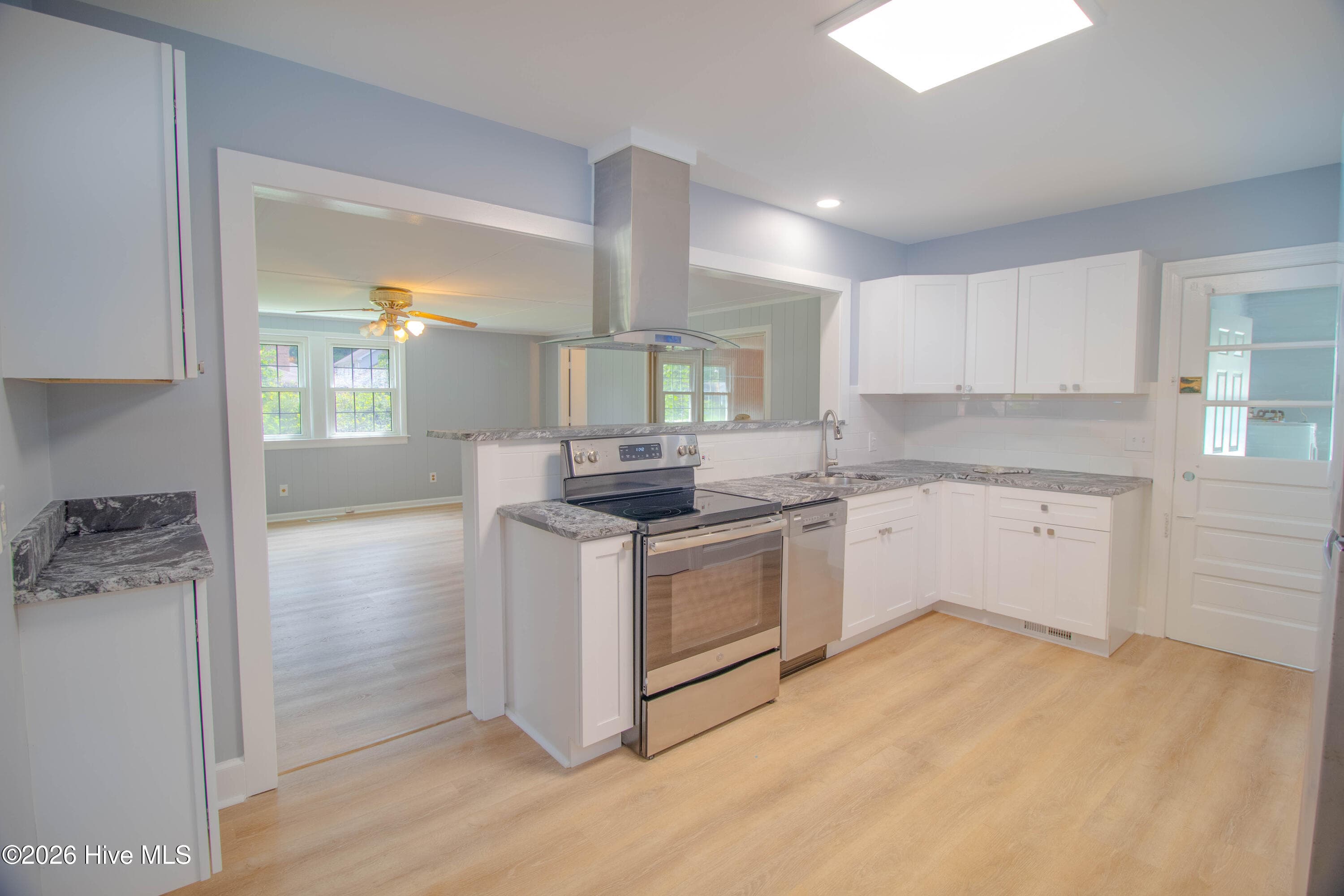 Single Family Residence at 4202 Dewitt Road, Wilmington, NC 28405, photo 6 of 26