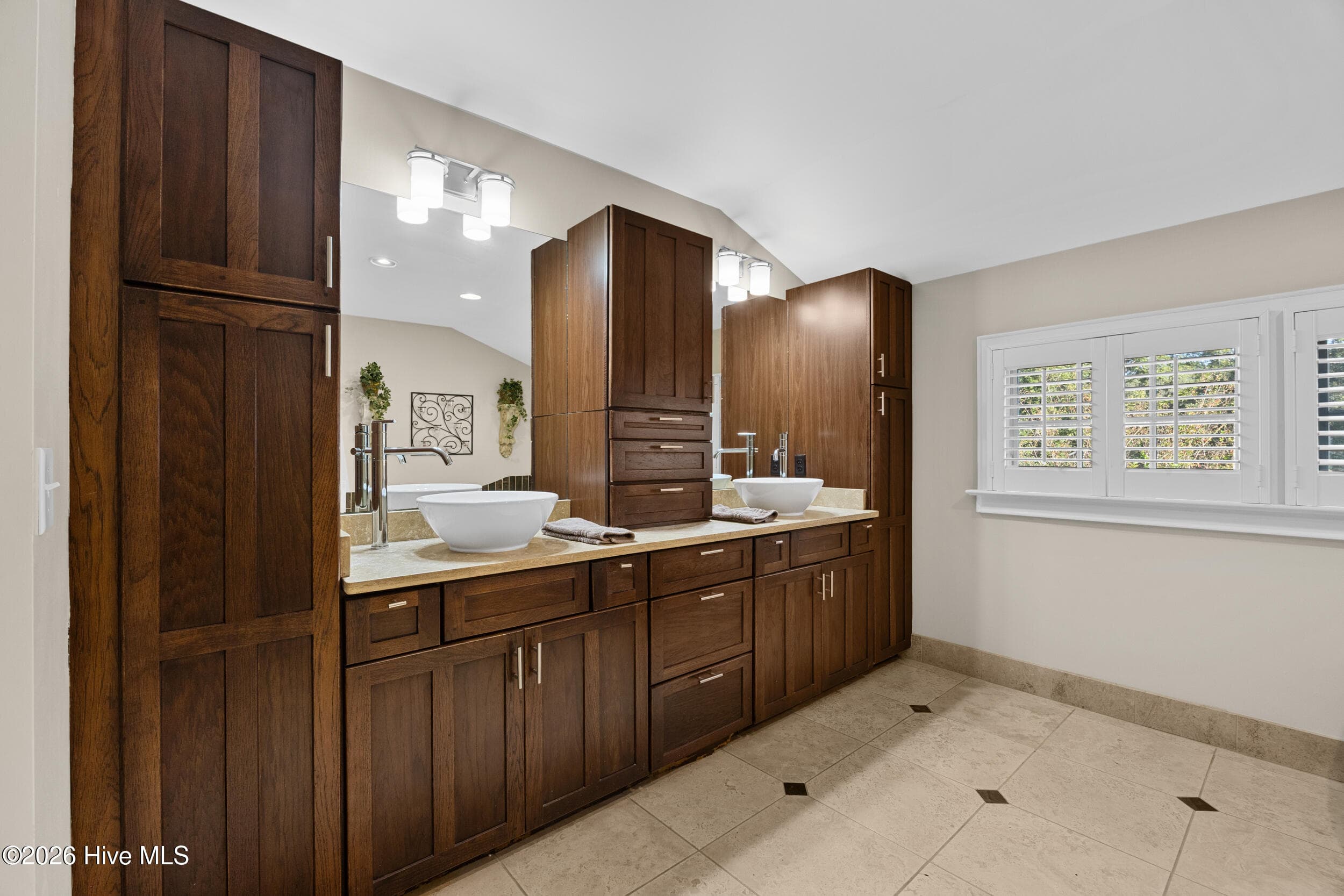 Single Family Residence at 1204 43rd Street S, Wilmington, NC 28403, photo 32 of 74