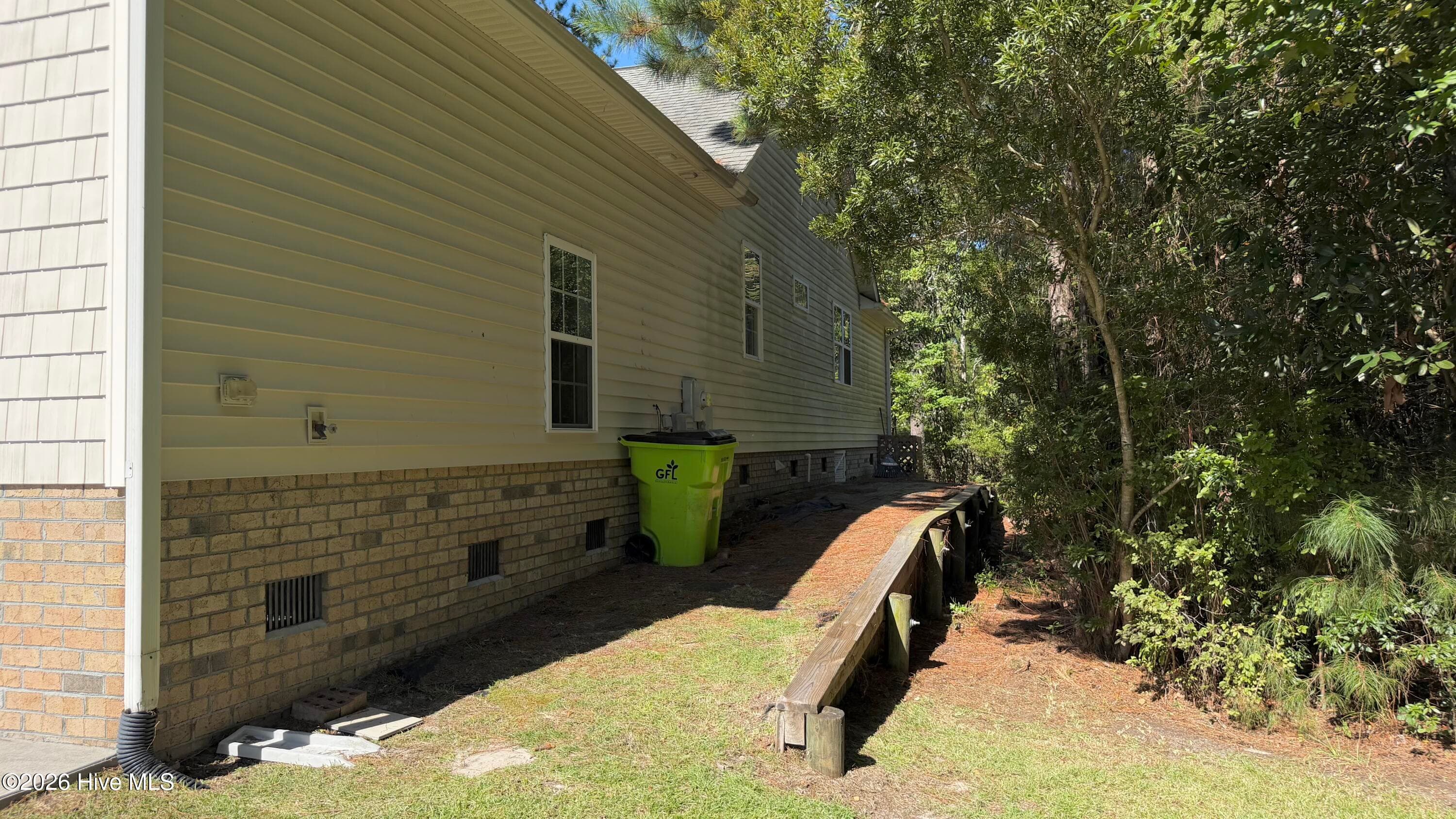 The view of the NE side of the home. - 1114 Barkentine Drive, New Bern, NC 28560