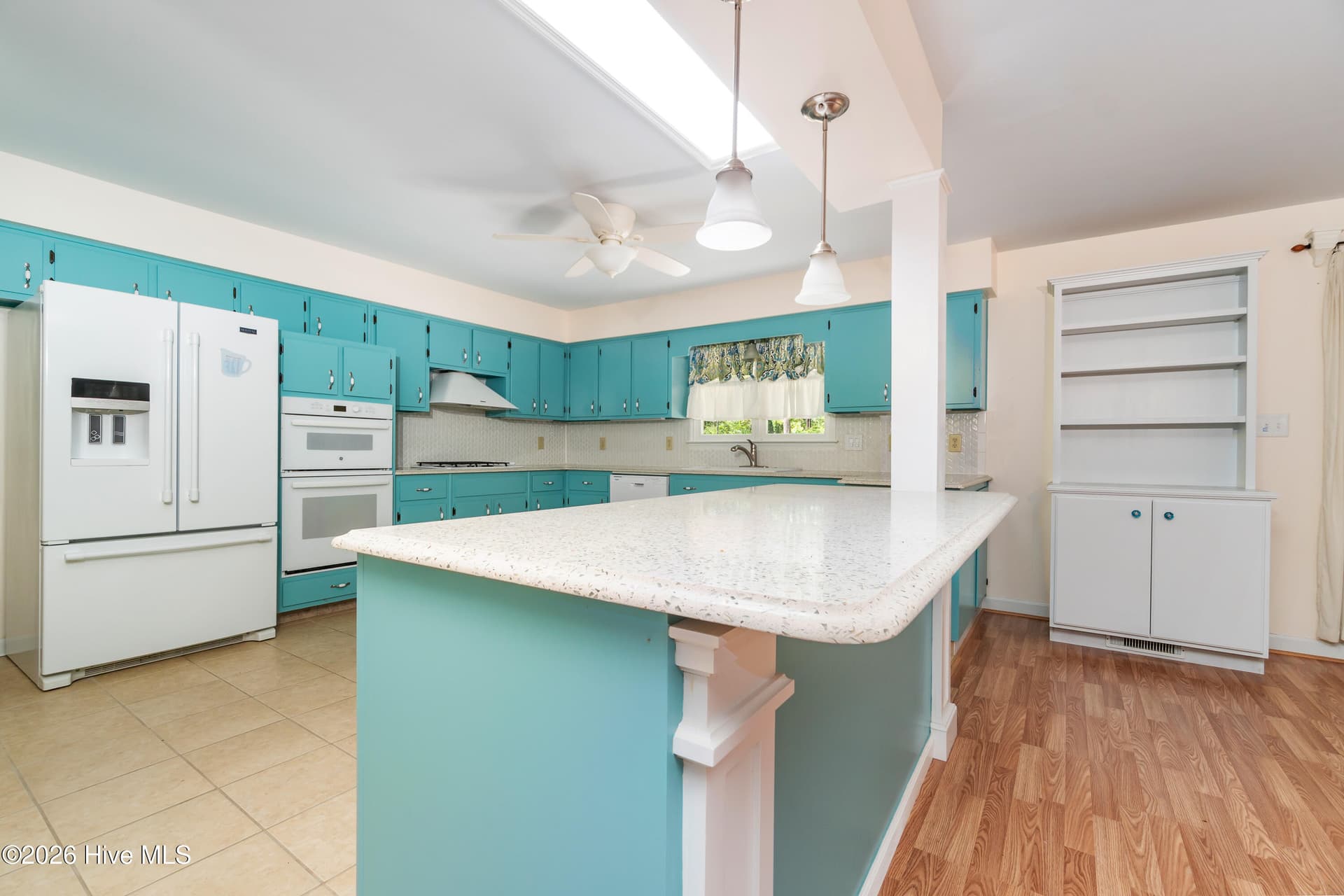 Large Kitchen Island - 6200 Ibis Lane, New Bern, NC 28560