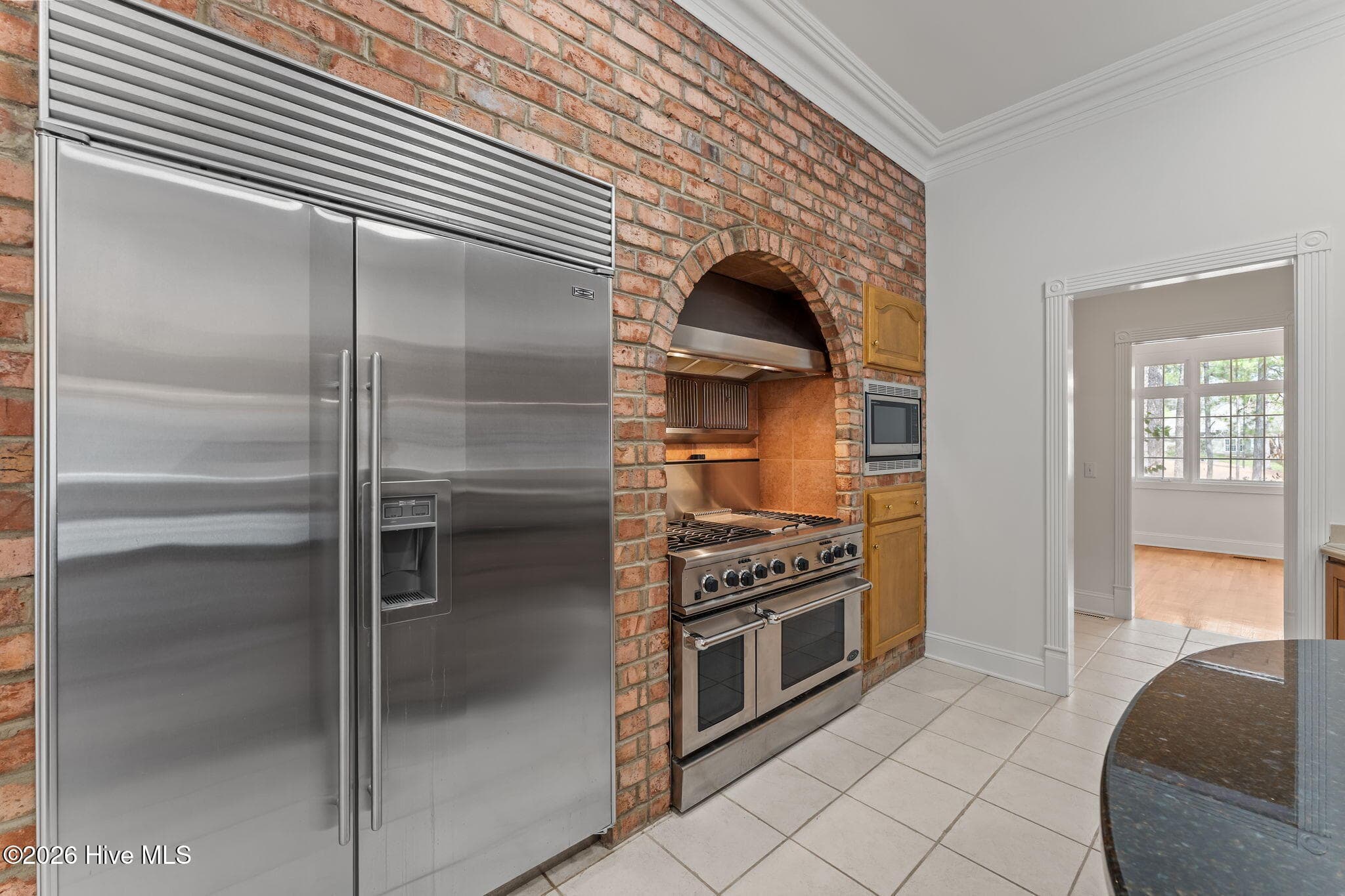 Subzero refrigerator, DCS gas stove. - 22 Lochmere Drive, Pinehurst, NC 28374