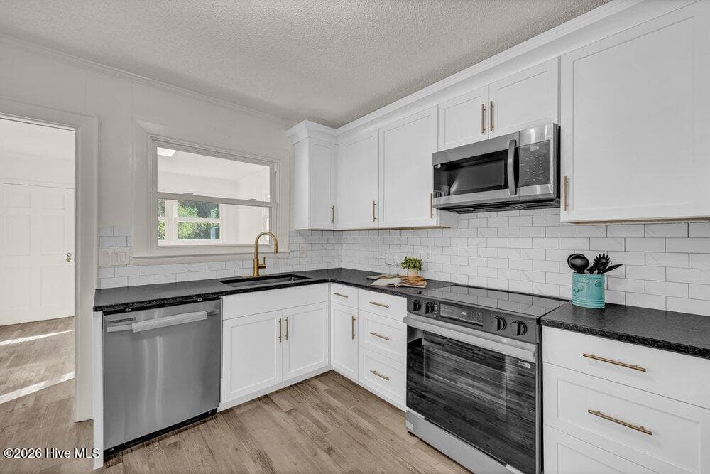 Single Family Residence at 329 Wayne Drive, Wilmington, NC 28403, photo 16 of 45