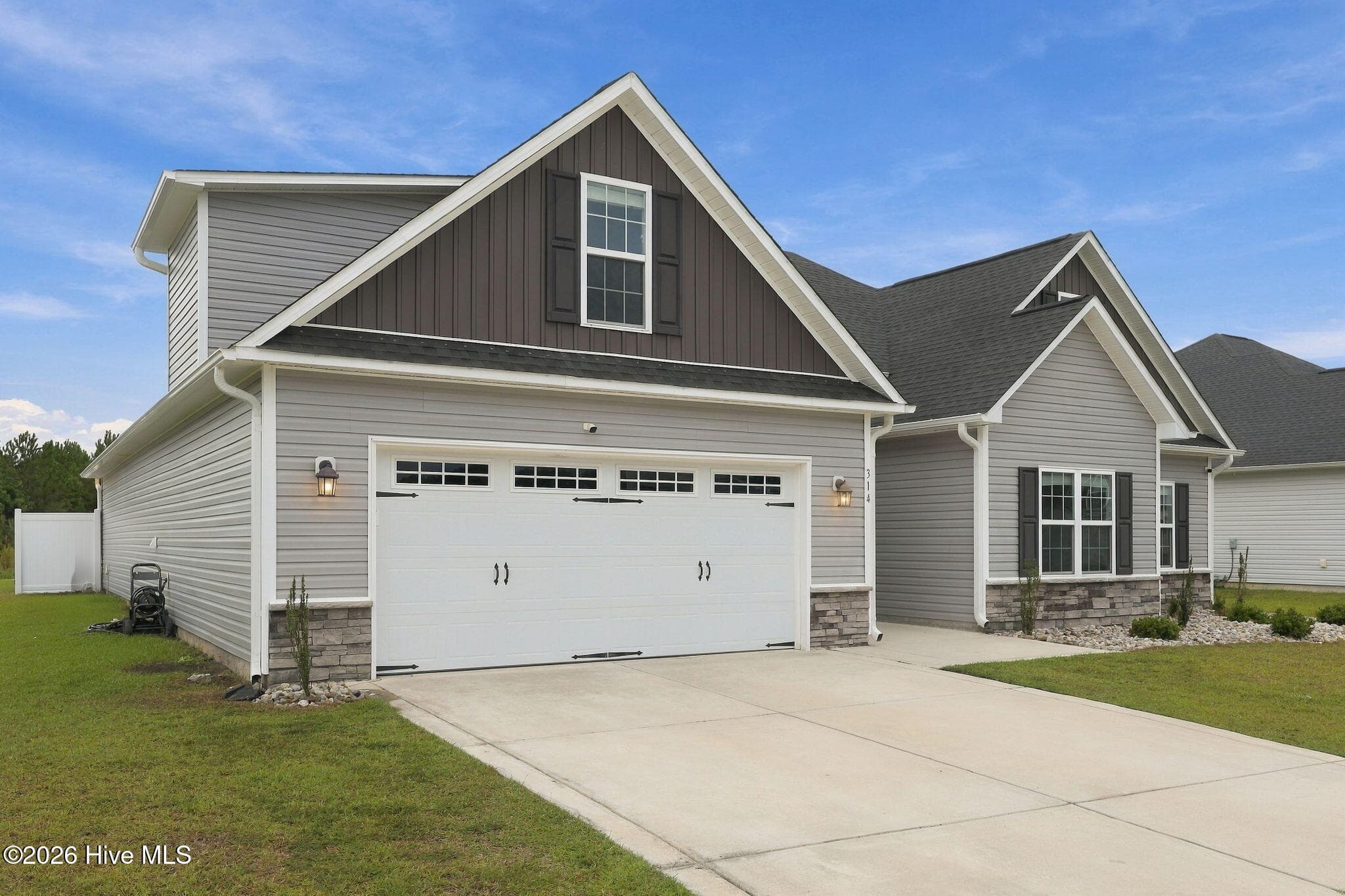 Single Family Residence at 314 Wood House Drive, Jacksonville, NC 28546, photo 5 of 48