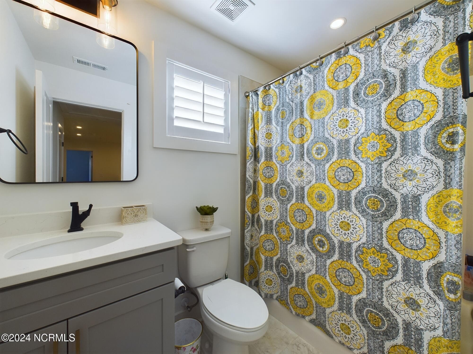 Full bath #2-view1 - 129 Lexington Lane, Southern Pines, NC 28387