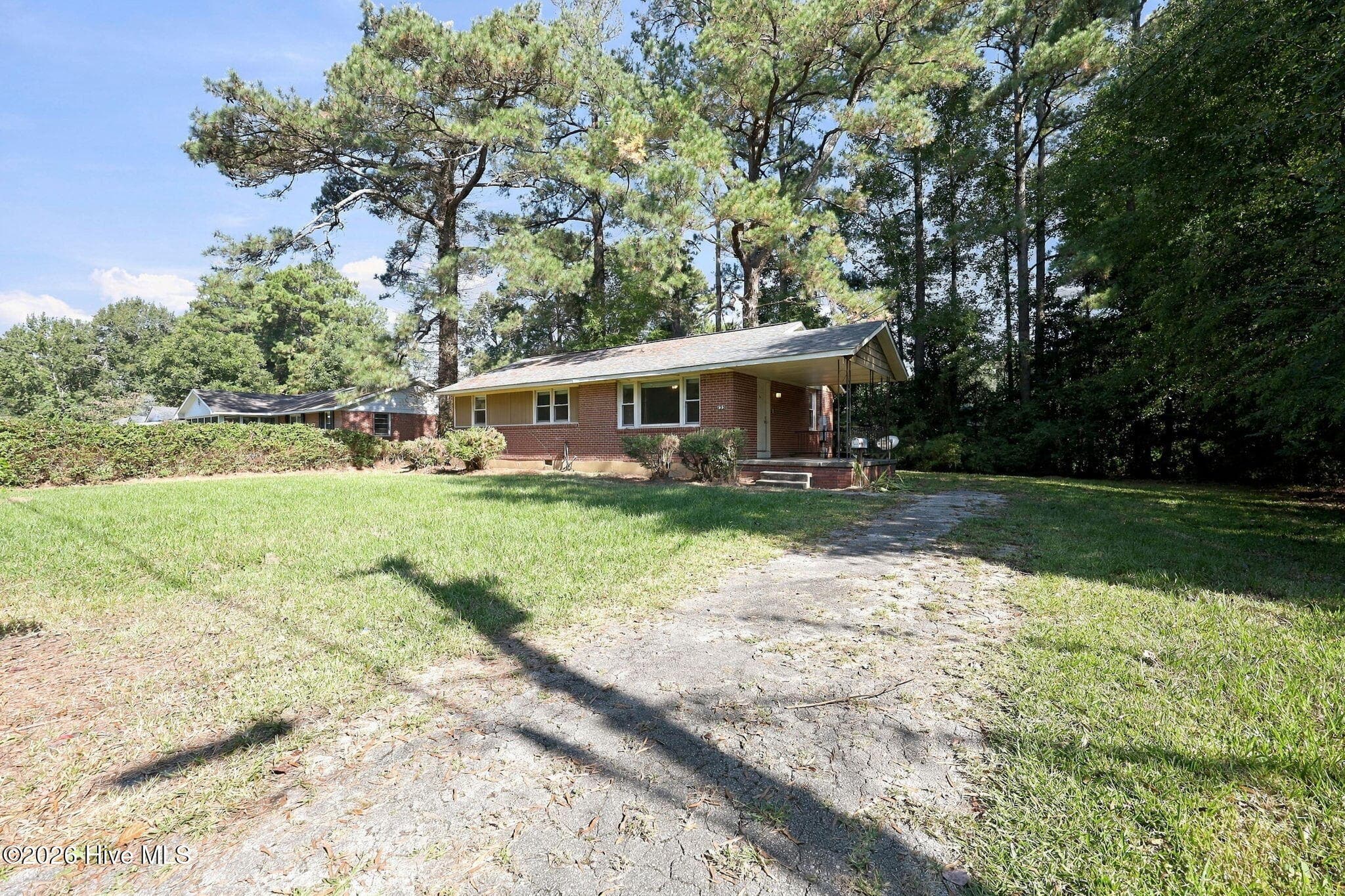 Single Family Residence at 125 Kitt Drive, Jacksonville, NC 28540, Jacksonville, photo 7 of 39
