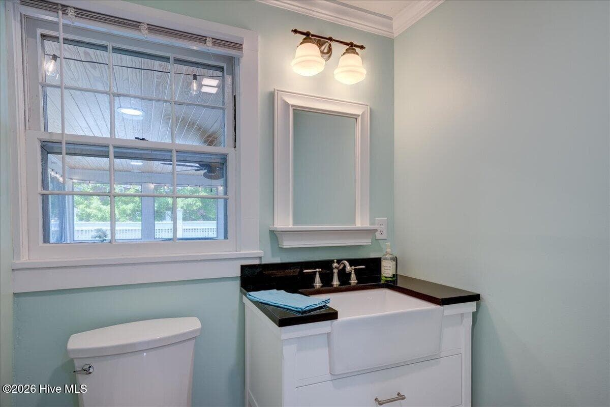 first floor 1/2 bath - 405 Hancock Street, New Bern, NC 28560