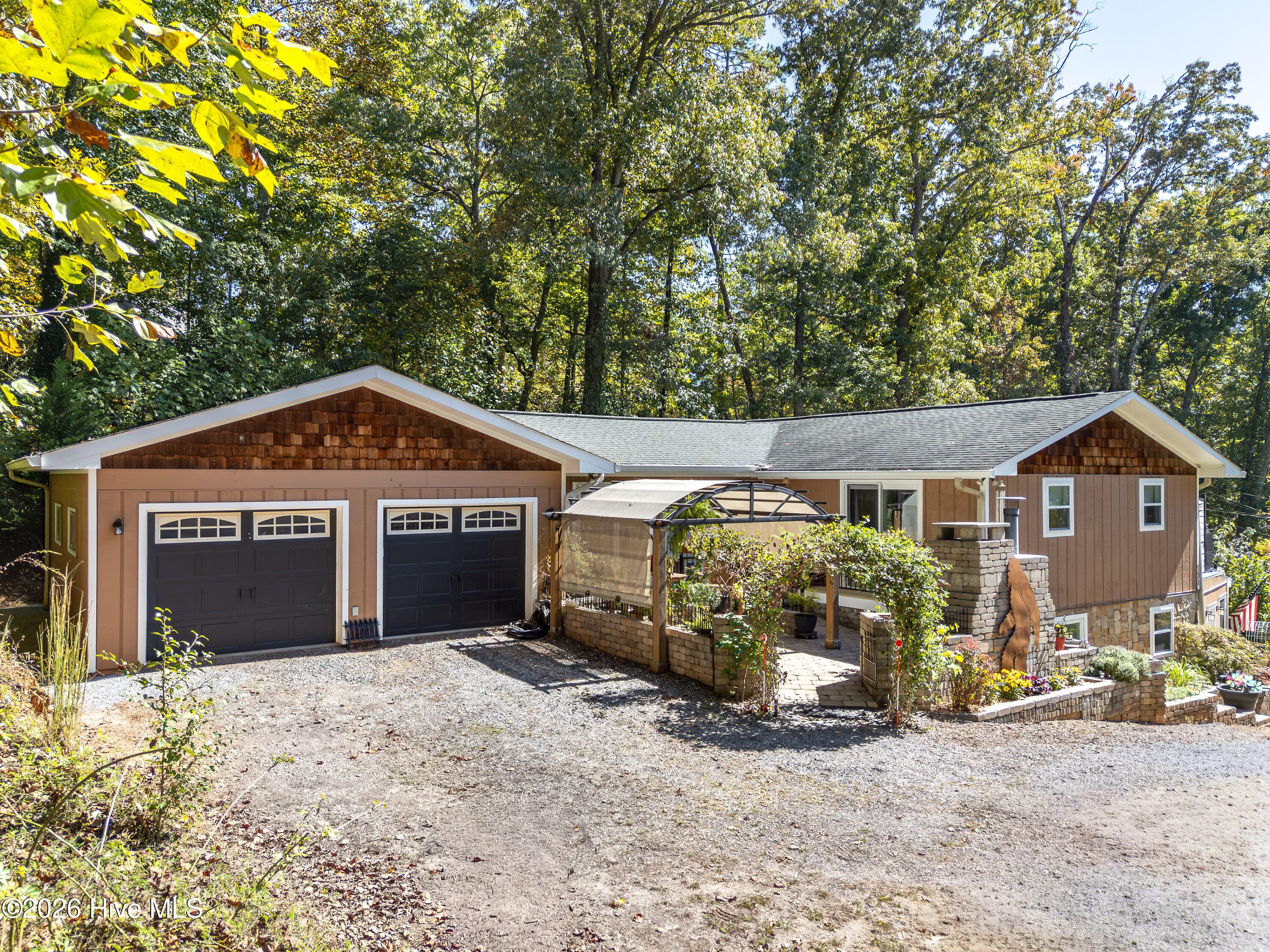 731 Walker Point Road, Hayesville, NC 28904