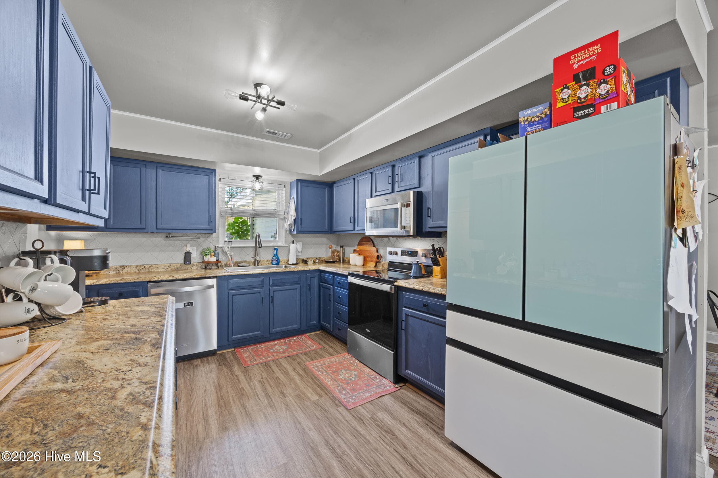 Single Family Residence at 104 Allison Lane, Jacksonville, NC 28540, photo 6 of 39