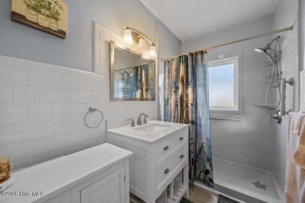 FIRST LEVEL BATHROOM - 1307 N Respess Street, Washington, NC 27889
