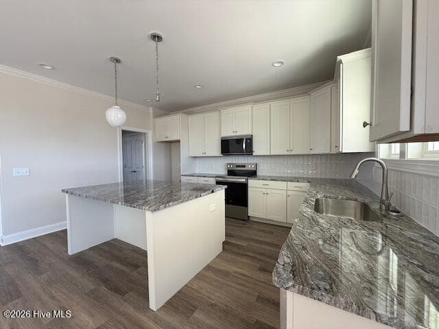 Single Family Residence at 753 Aria Lane, Hubert, NC 28539, photo 16 of 74