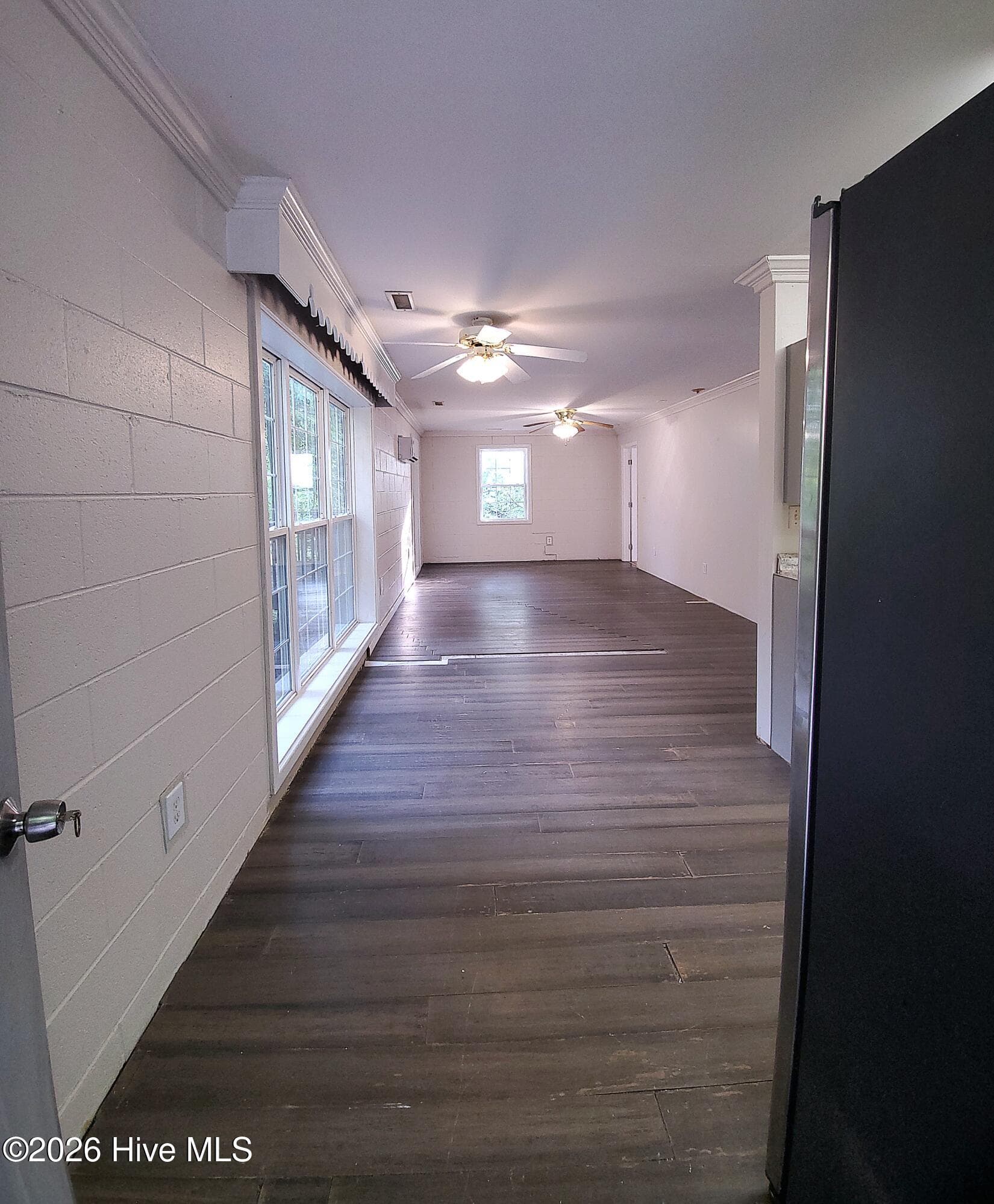 Single Family Residence at 425 Colonial Landing Road SE, Bolivia, NC 28422, photo 6 of 50