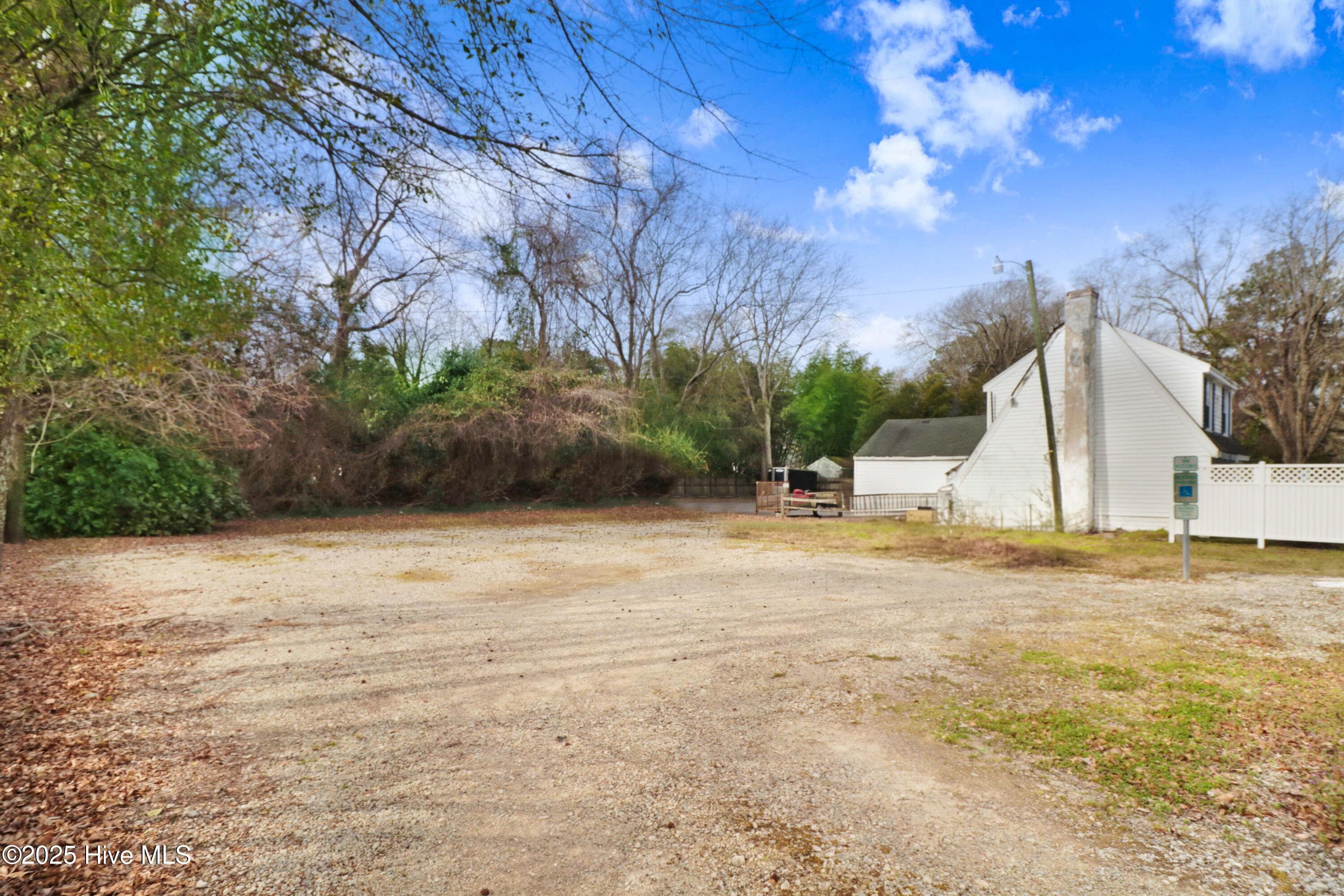 Single Family Residence at 1206 E Ash Street, Goldsboro, NC 27530, photo 6 of 19
