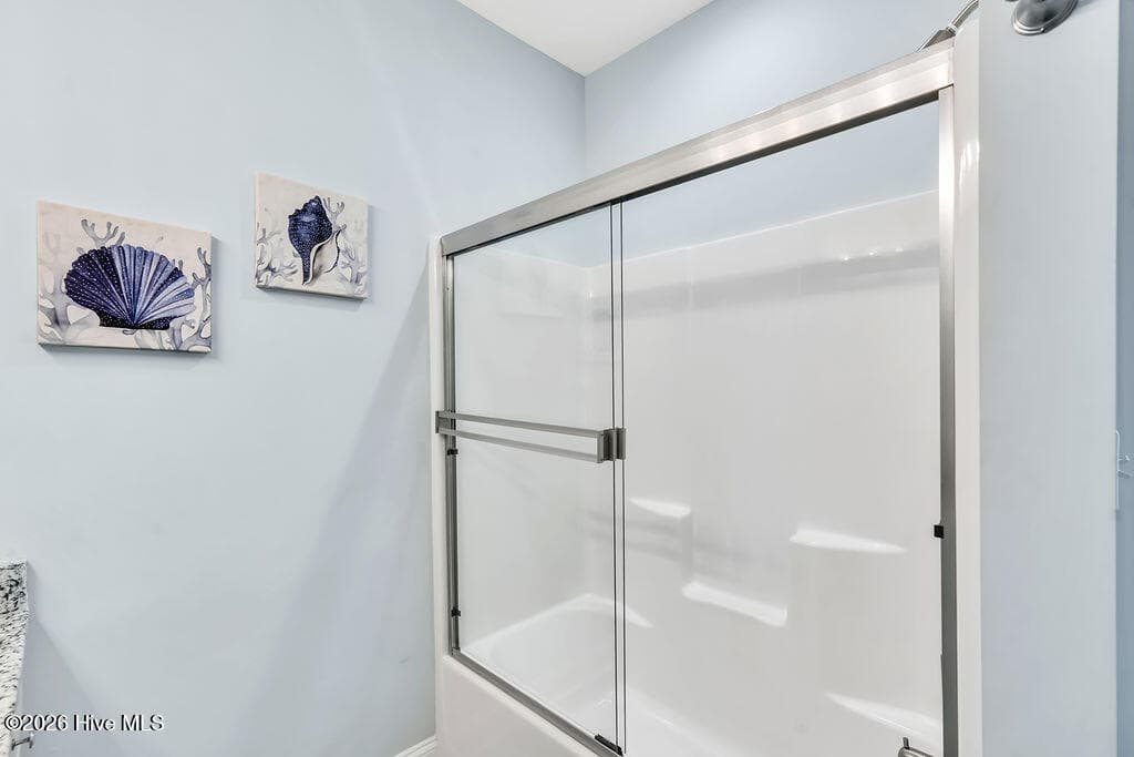 3rd floor hall bathroom - 244 Grandview Drive, Sneads Ferry, NC 28460