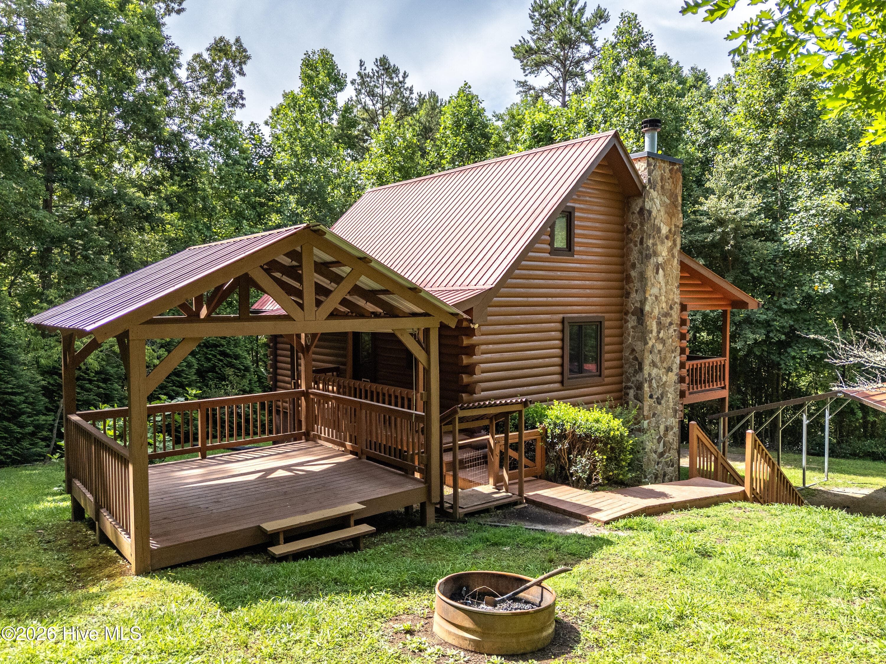 Single Family Residence at 44 Red Wolf Trail, Blairsville, GA 30512, photo 2 of 46