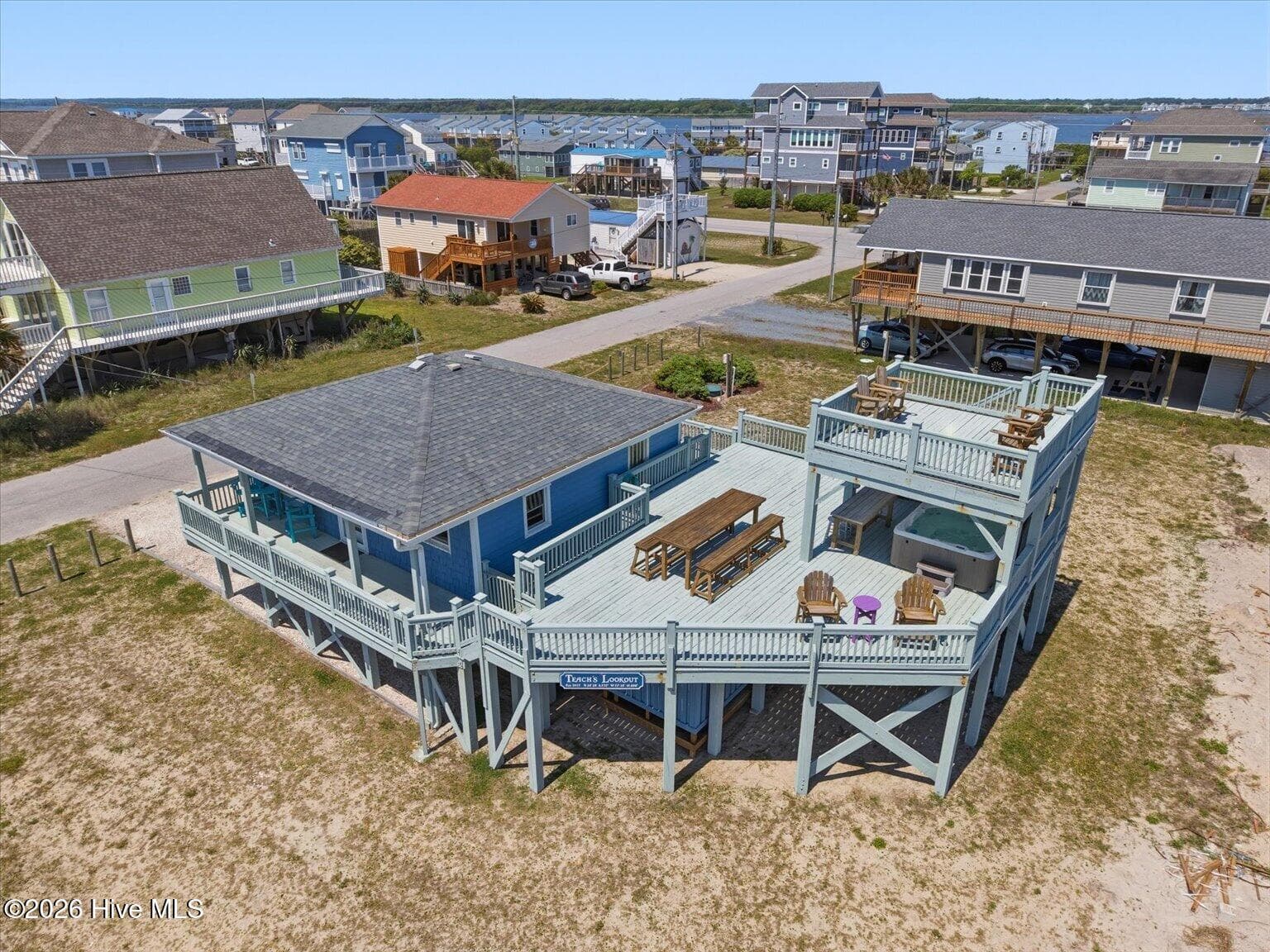 Single Family Residence at 7211 10th Avenue, North Topsail Beach, NC 28460, photo 13 of 61