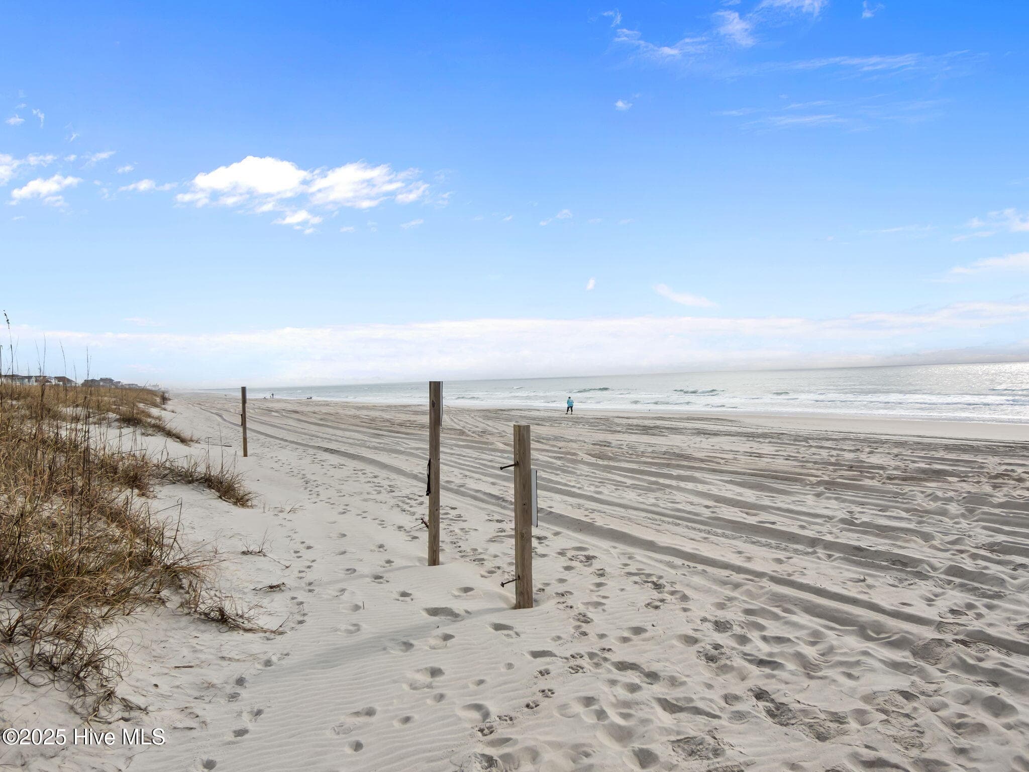 Single Family Residence at 320 Governor Safford Lane, Emerald Isle, NC 28594, photo 84 of 90