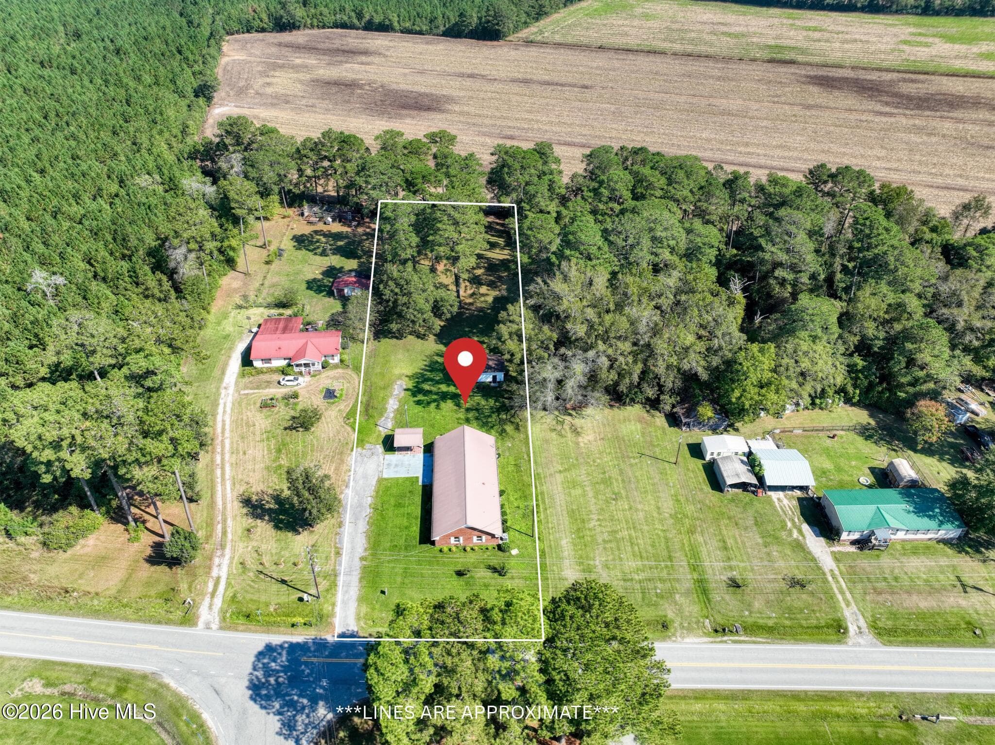 Single Family Residence at 580 Koonce Fork Road, Richlands, NC 28574, photo 7 of 59