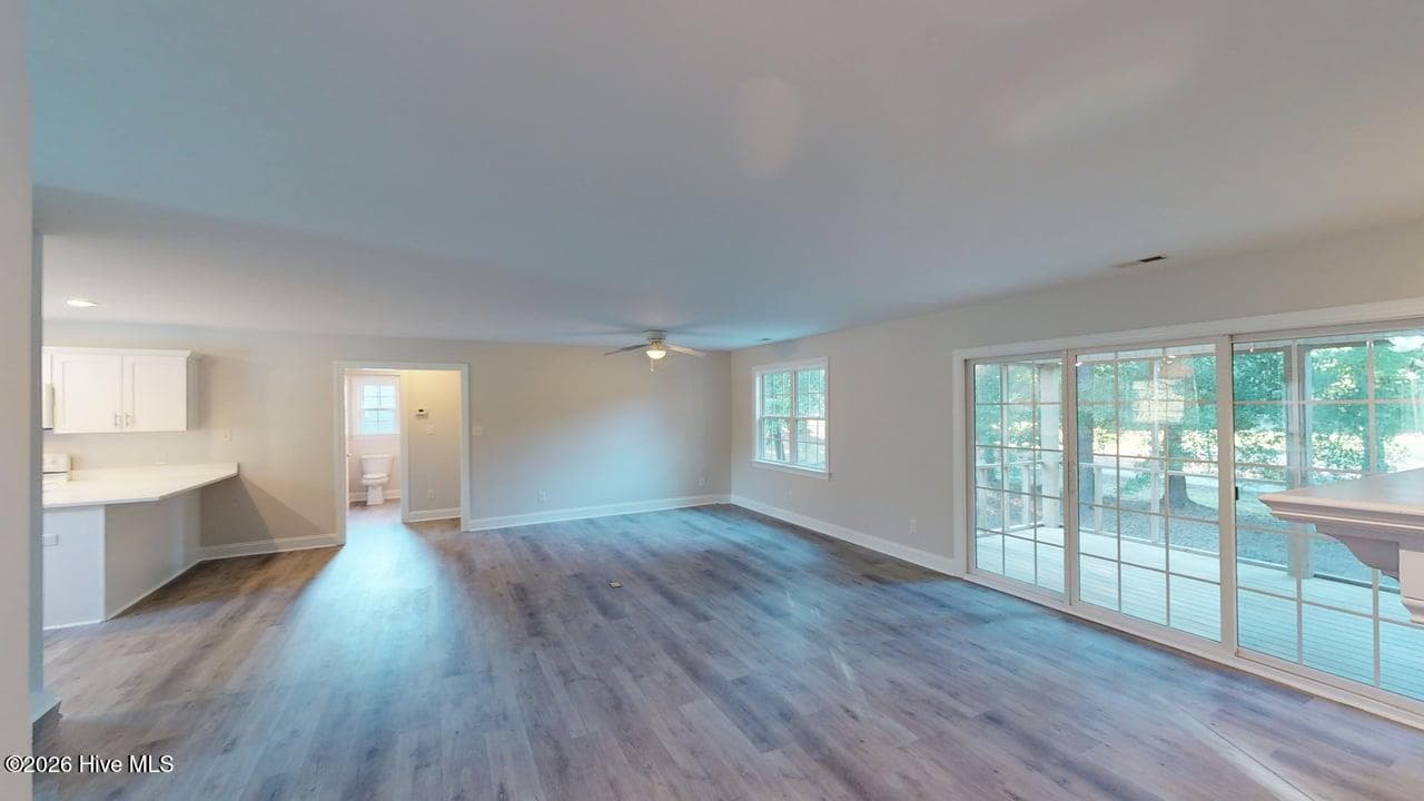 Single Family Residence at 1114 Barkentine Drive, New Bern, NC 28560, photo 25 of 66